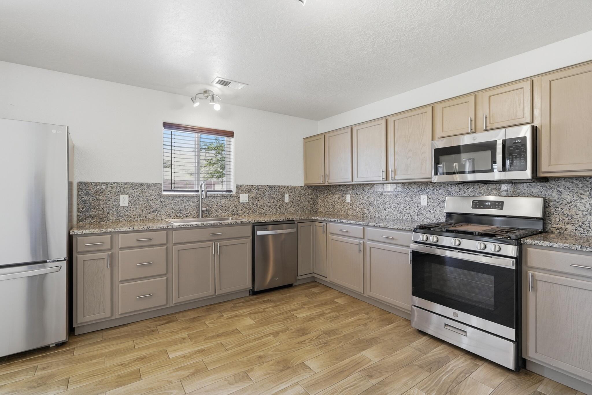 105 Latigo Trail SE