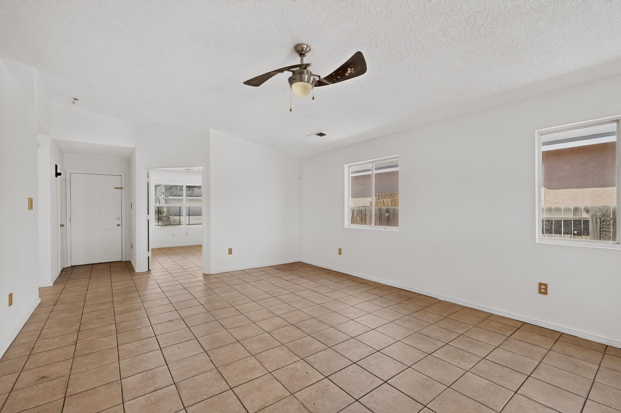 928 Tanager Drive SW