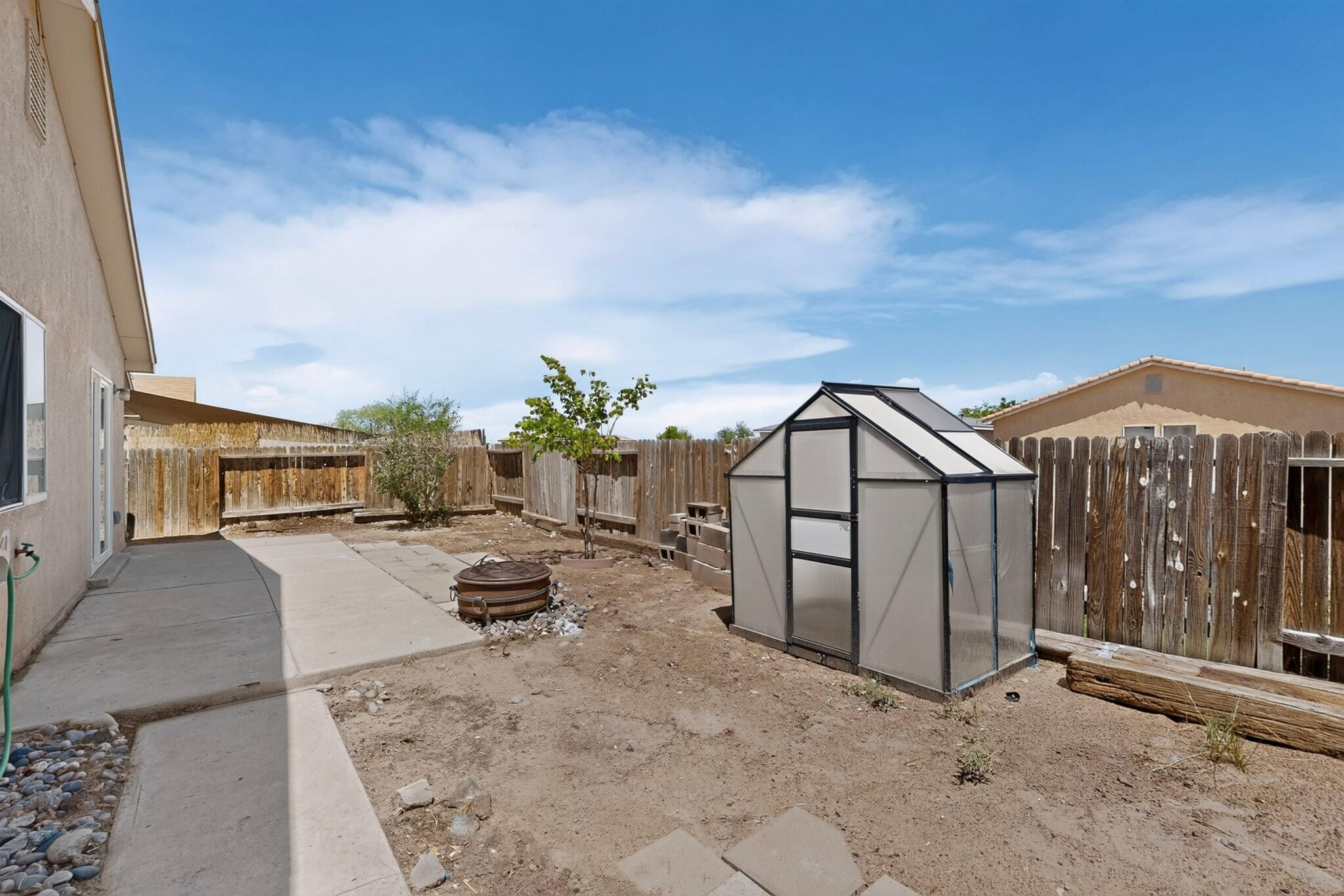 928 Tanager Drive SW