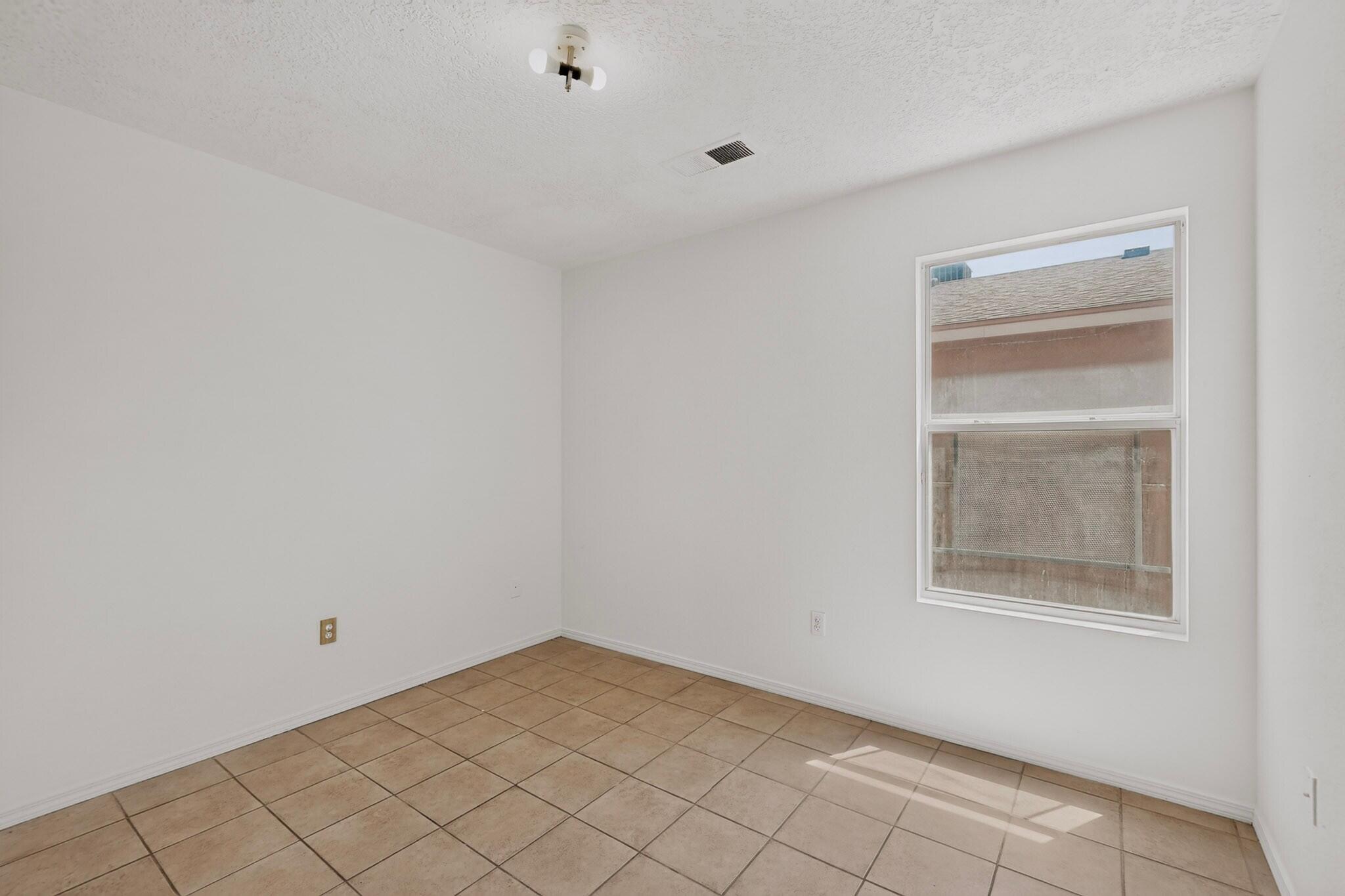 928 Tanager Drive SW