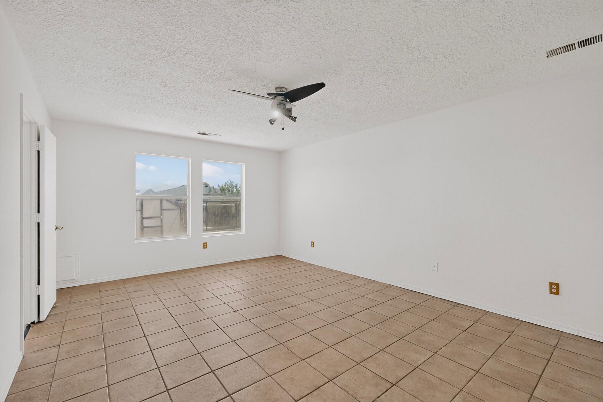 928 Tanager Drive SW