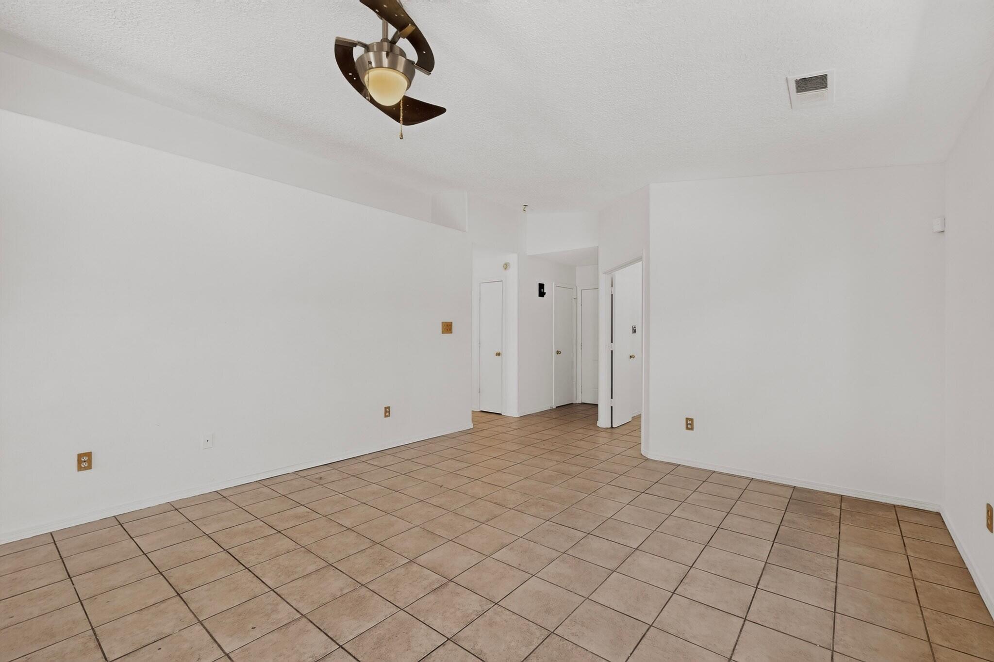 928 Tanager Drive SW