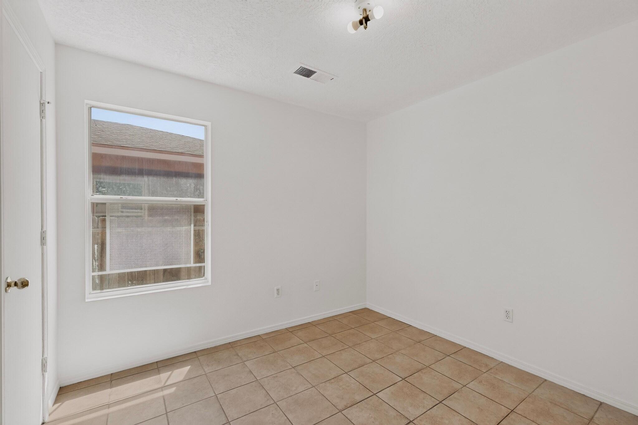 928 Tanager Drive SW