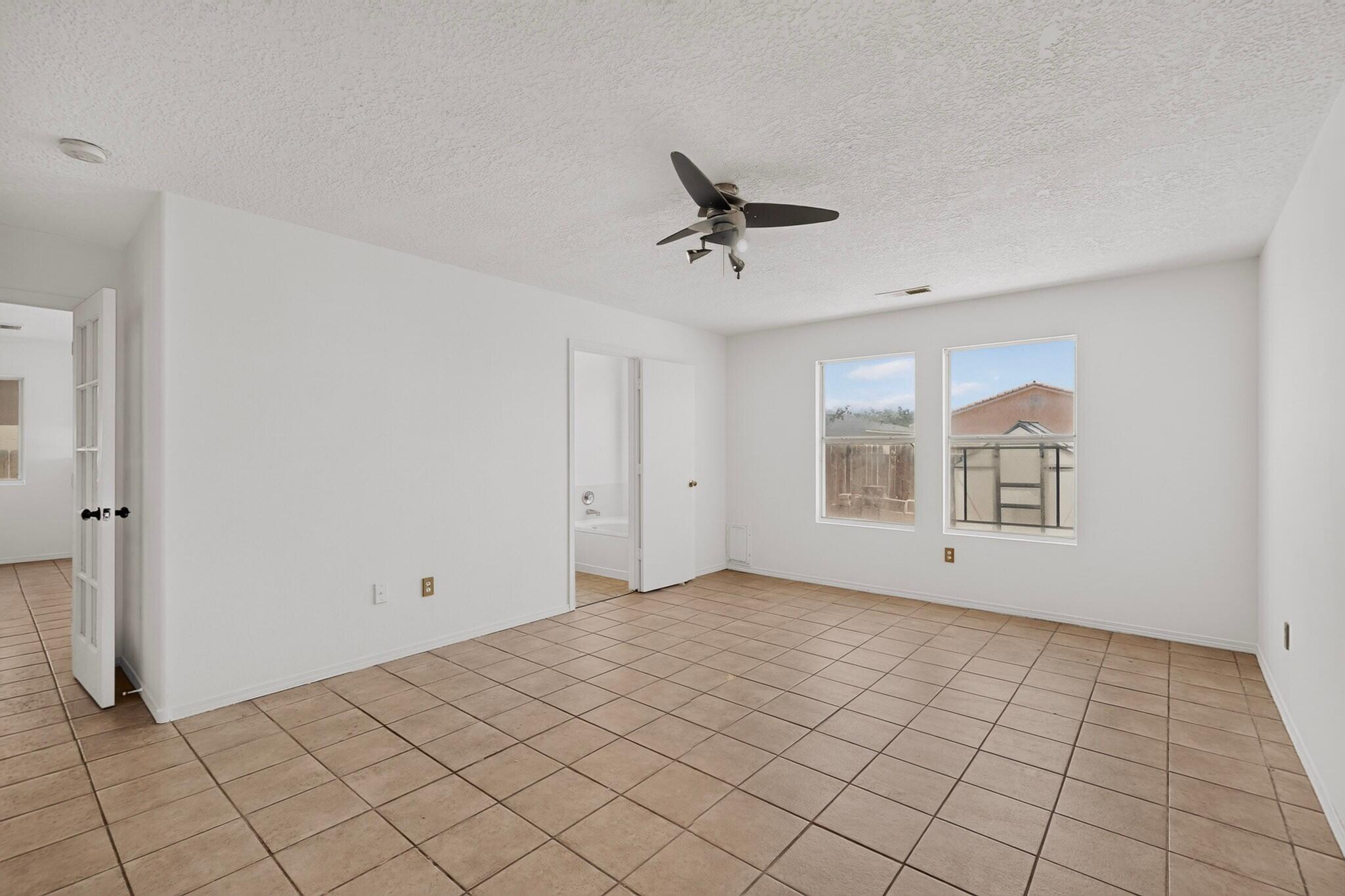 928 Tanager Drive SW