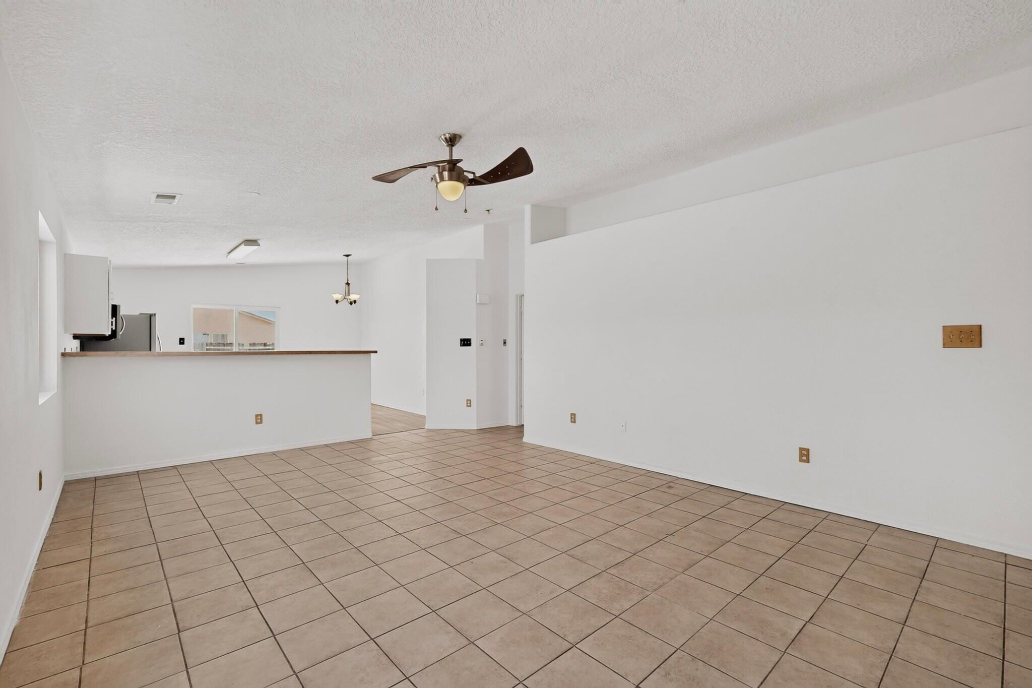 928 Tanager Drive SW