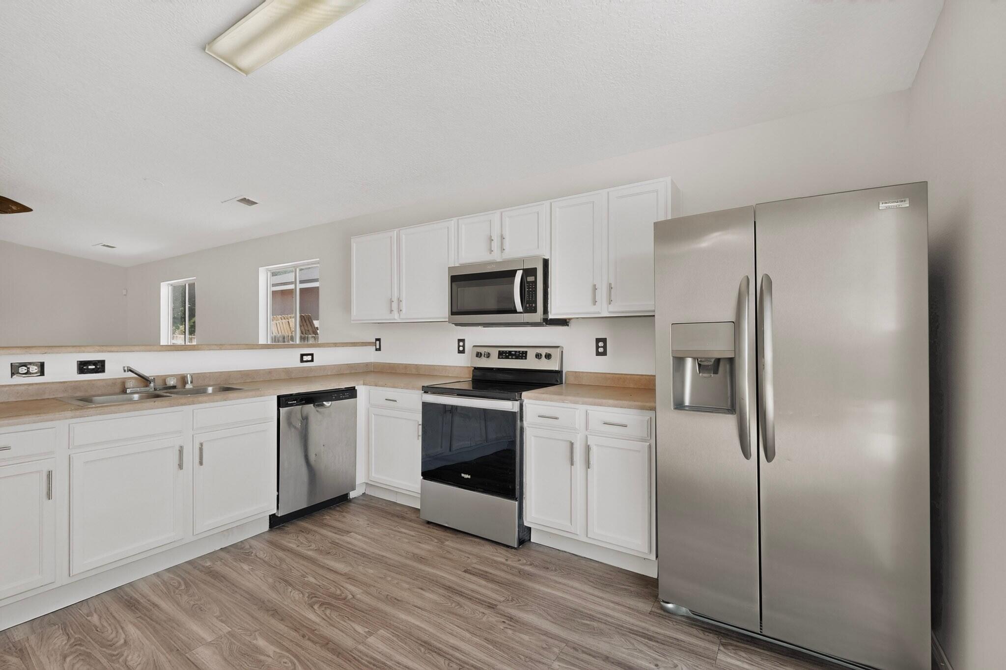 928 Tanager Drive SW