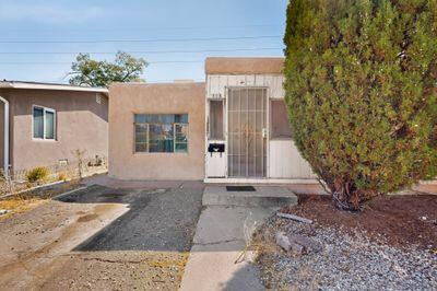 808 Ortiz Drive NE