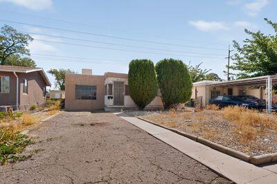 808 Ortiz Drive NE