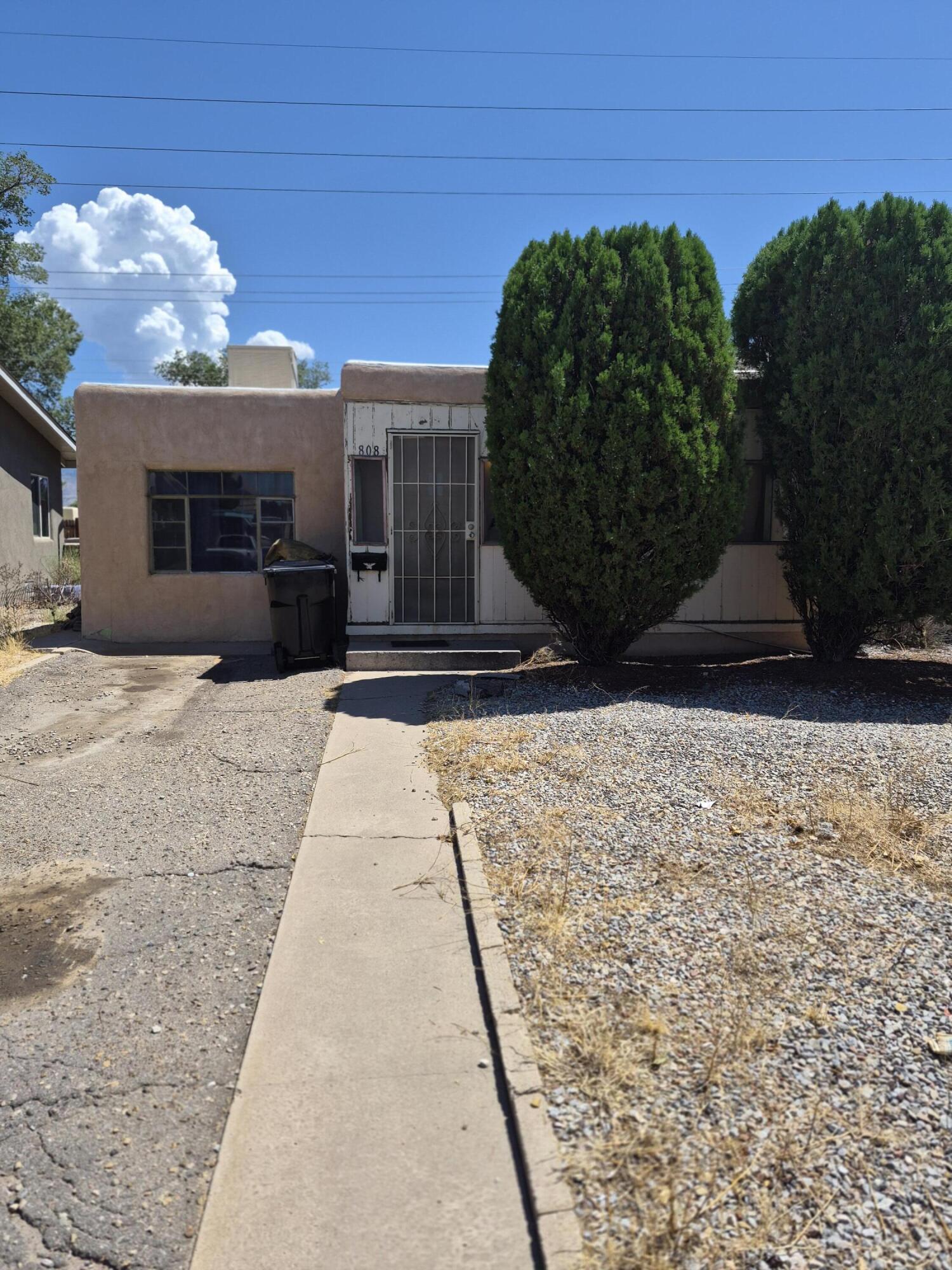 808 Ortiz Drive NE