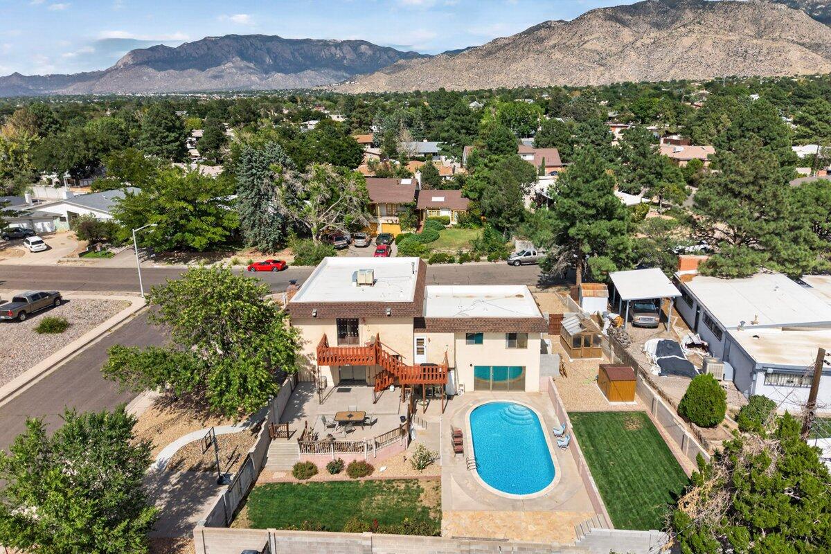 12110 Princess Jeanne Avenue NE