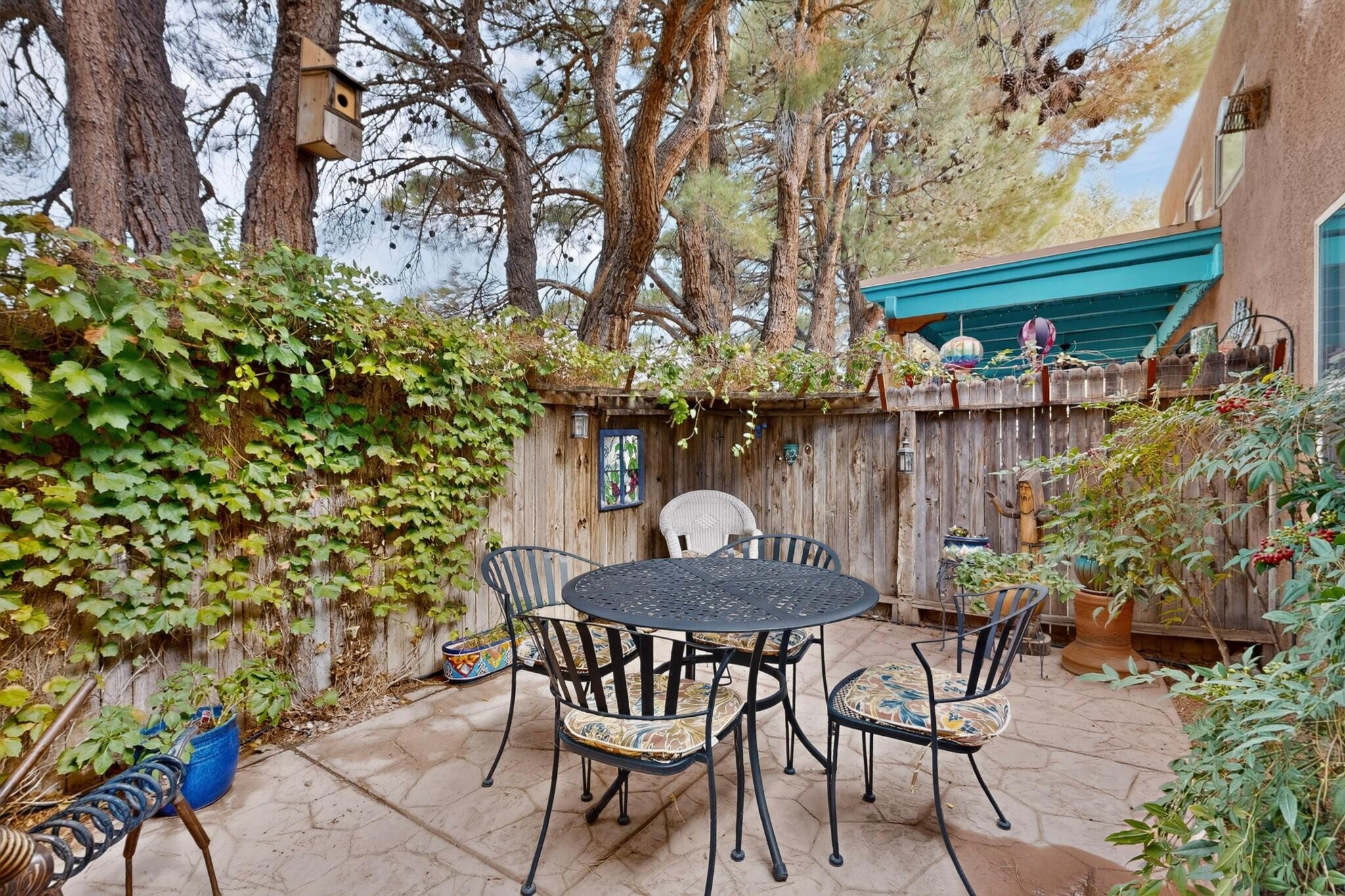6603 Las Casitas Court NW