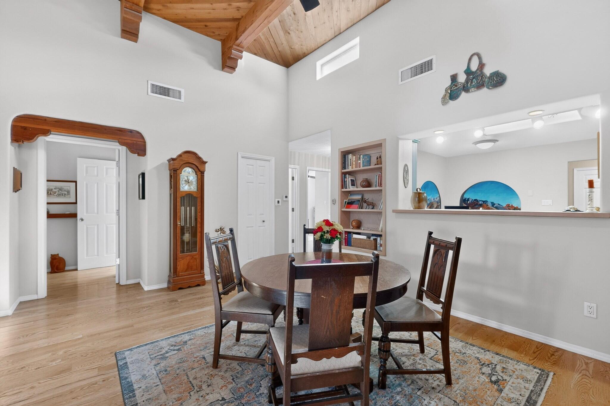 6603 Las Casitas Court NW
