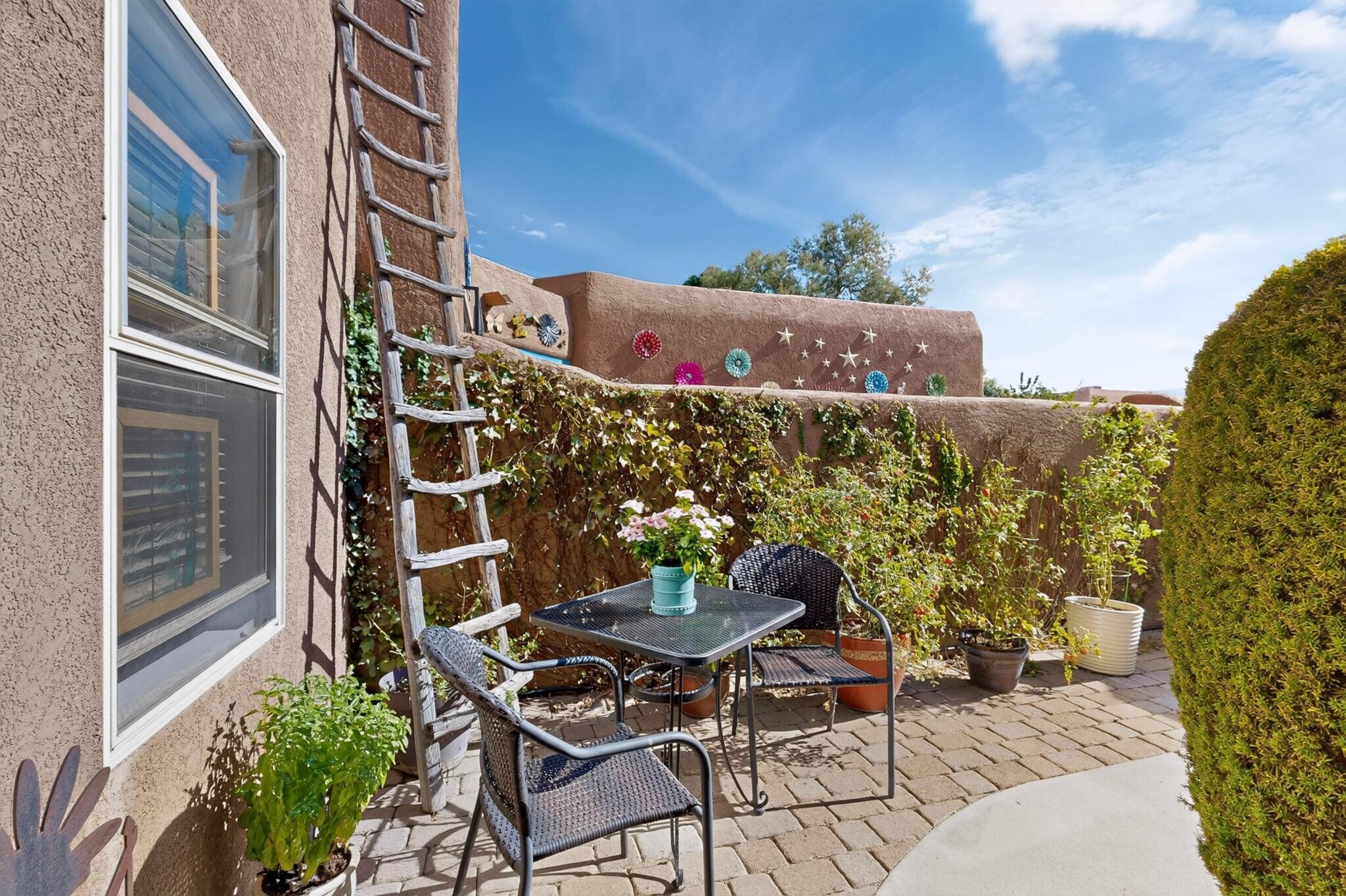 6603 Las Casitas Court NW