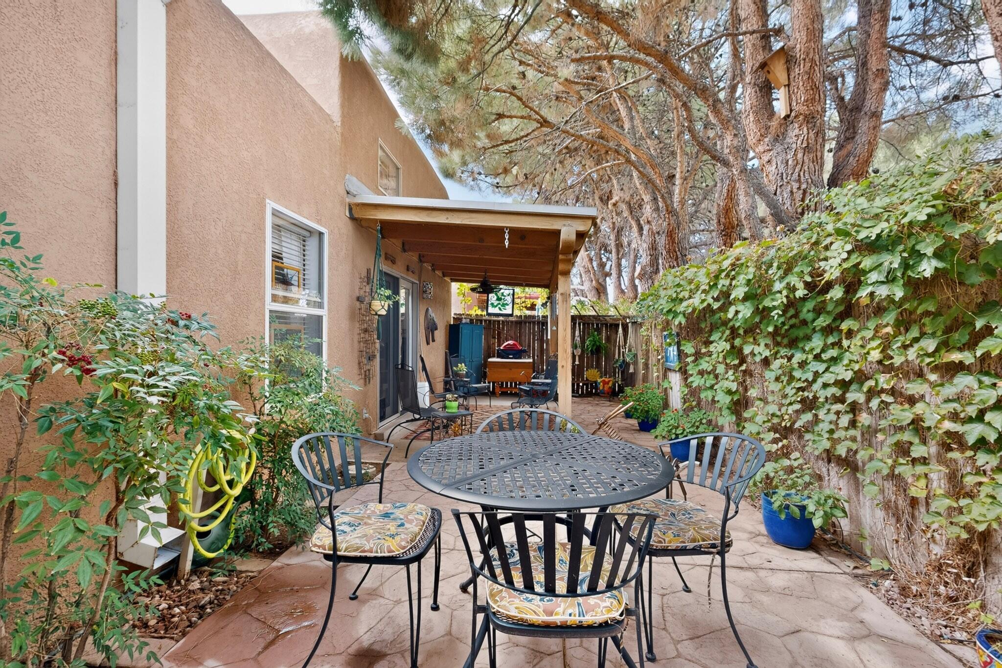 6603 Las Casitas Court NW
