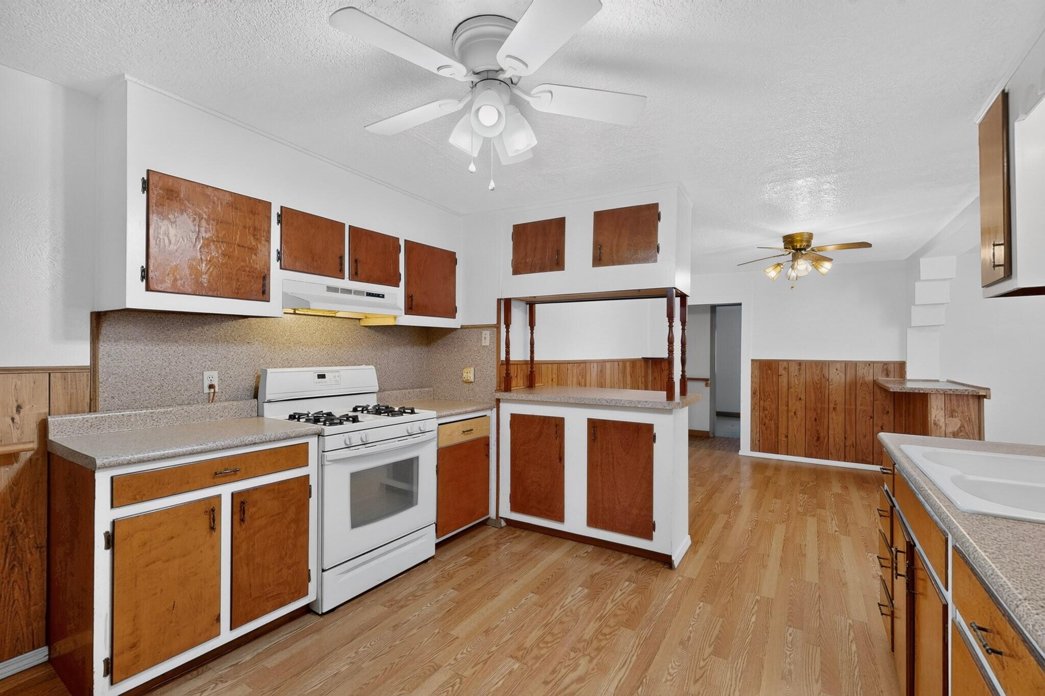 1860 Elena Circle SW