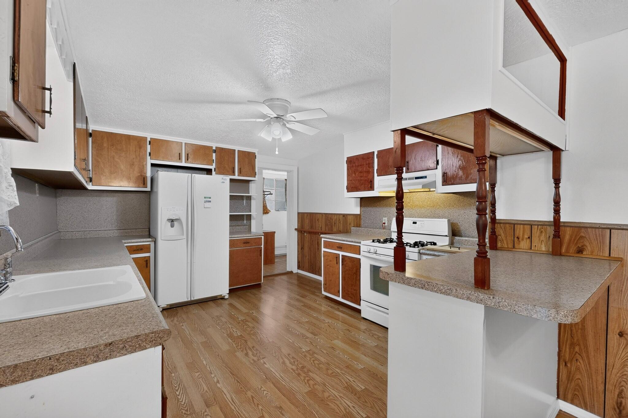 1860 Elena Circle SW