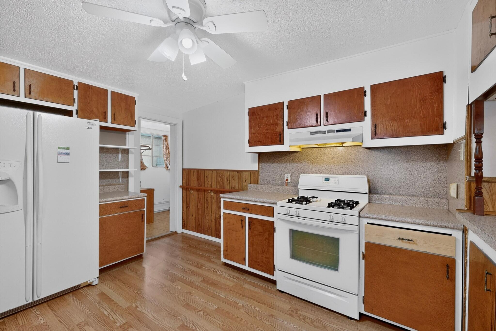 1860 Elena Circle SW