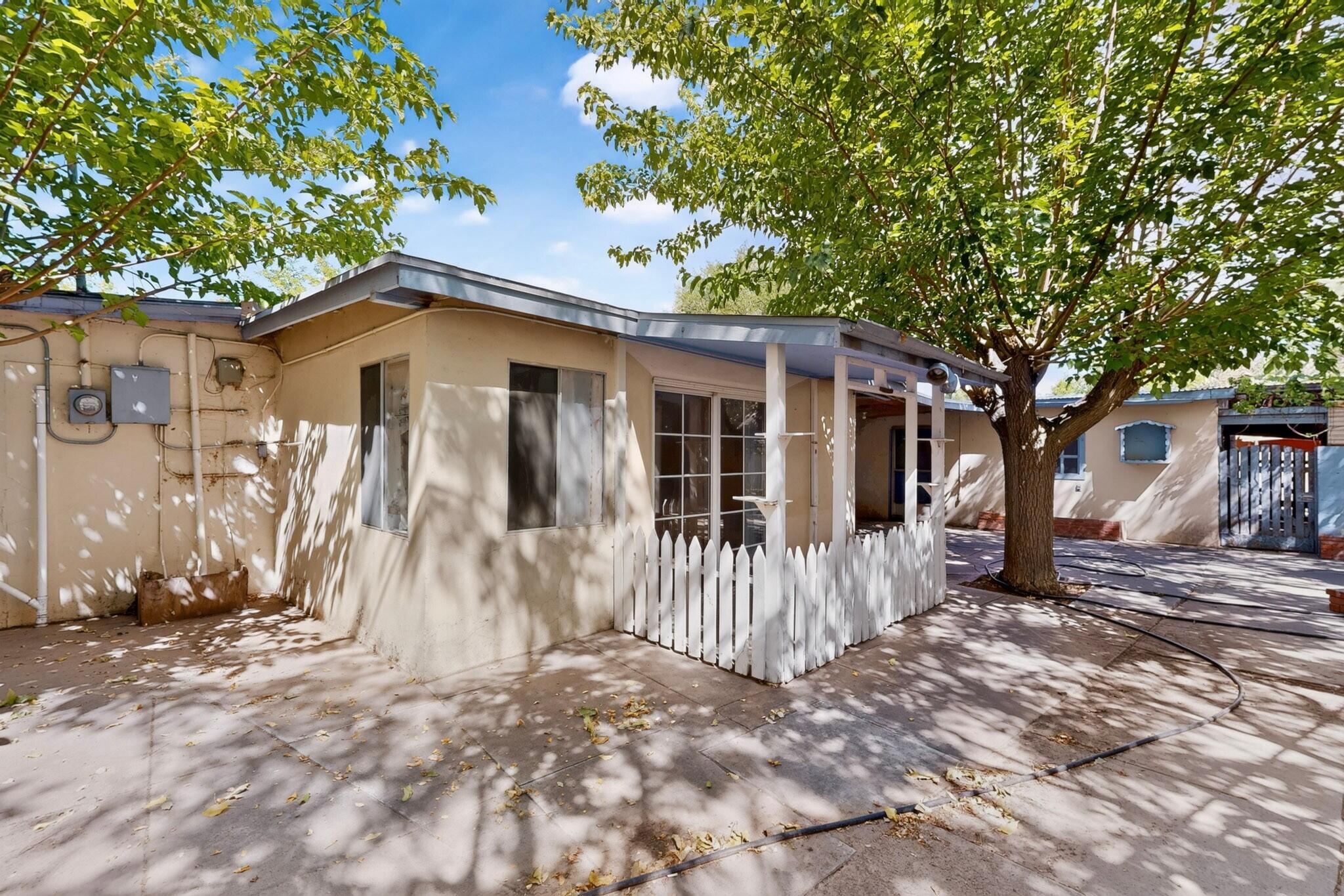 1860 Elena Circle SW
