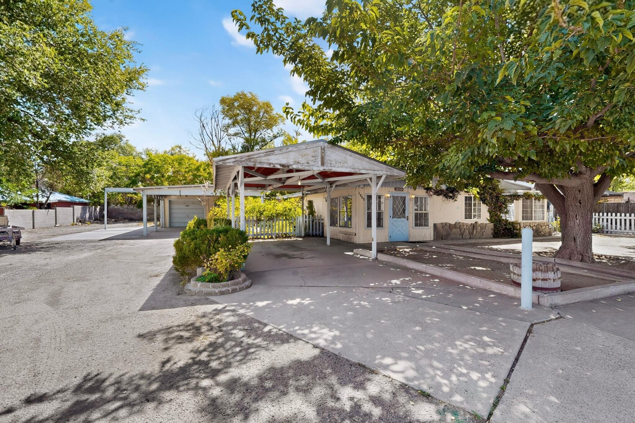 1860 Elena Circle SW