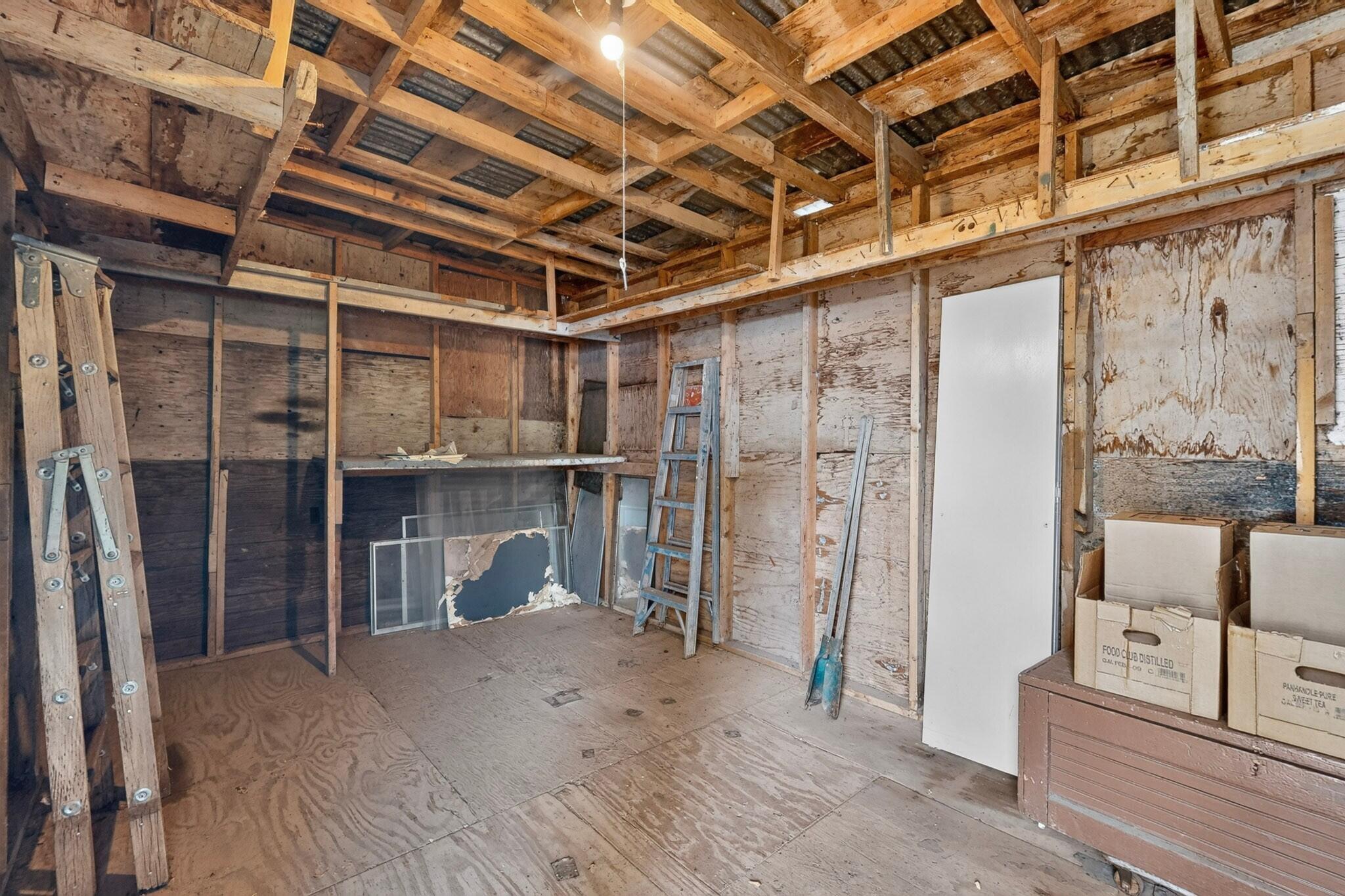 1860 Elena Circle SW