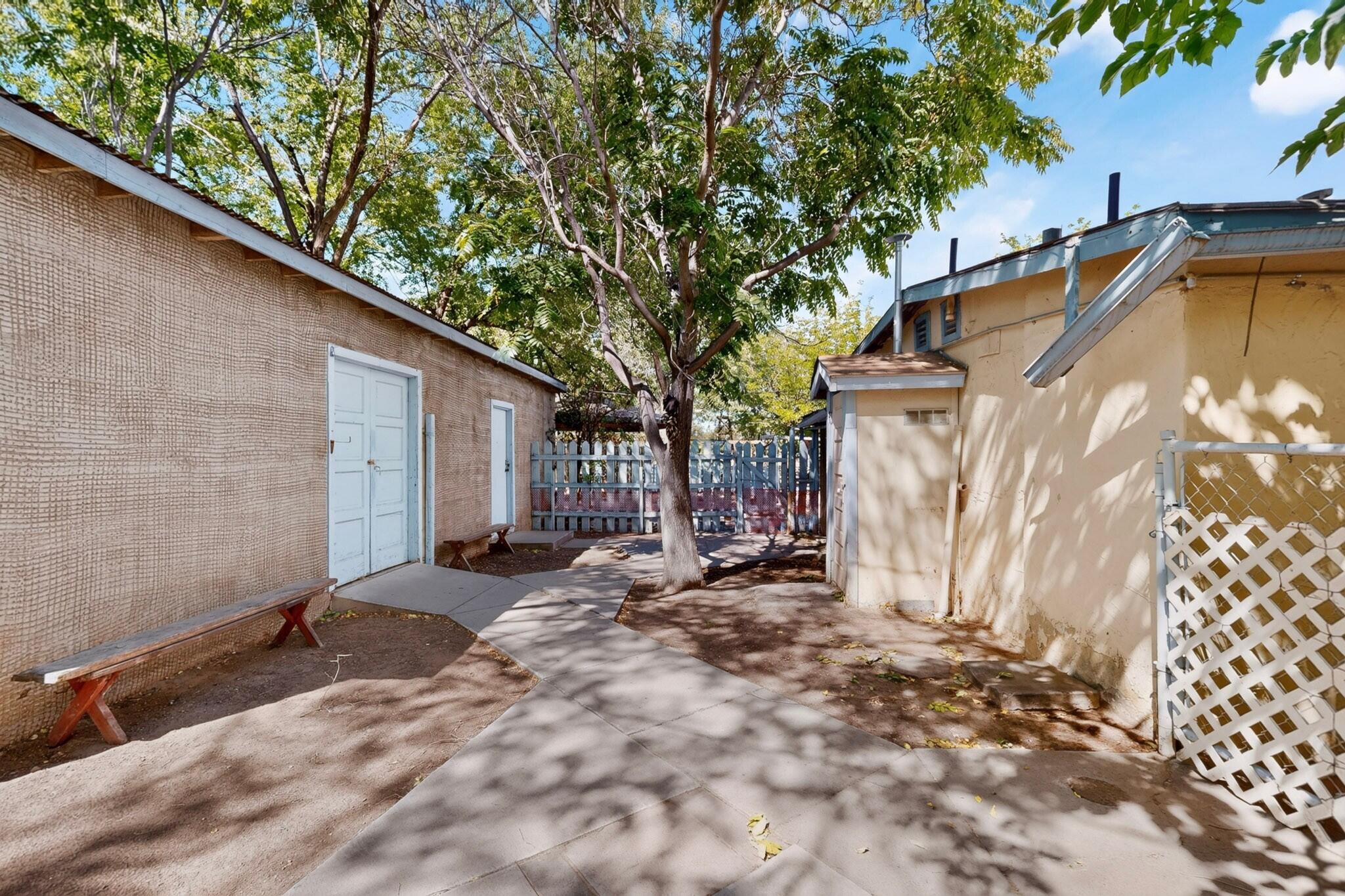 1860 Elena Circle SW