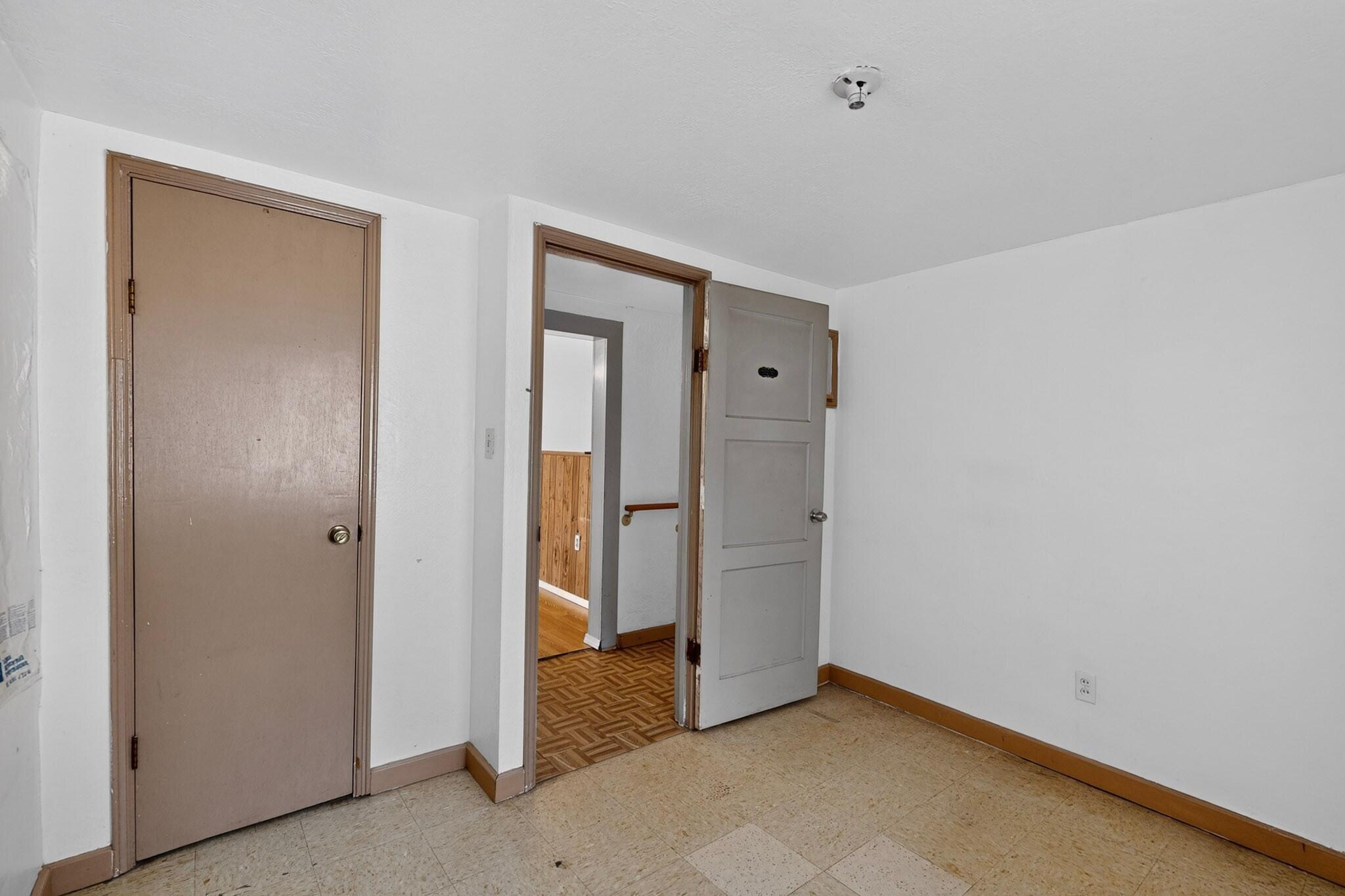1860 Elena Circle SW