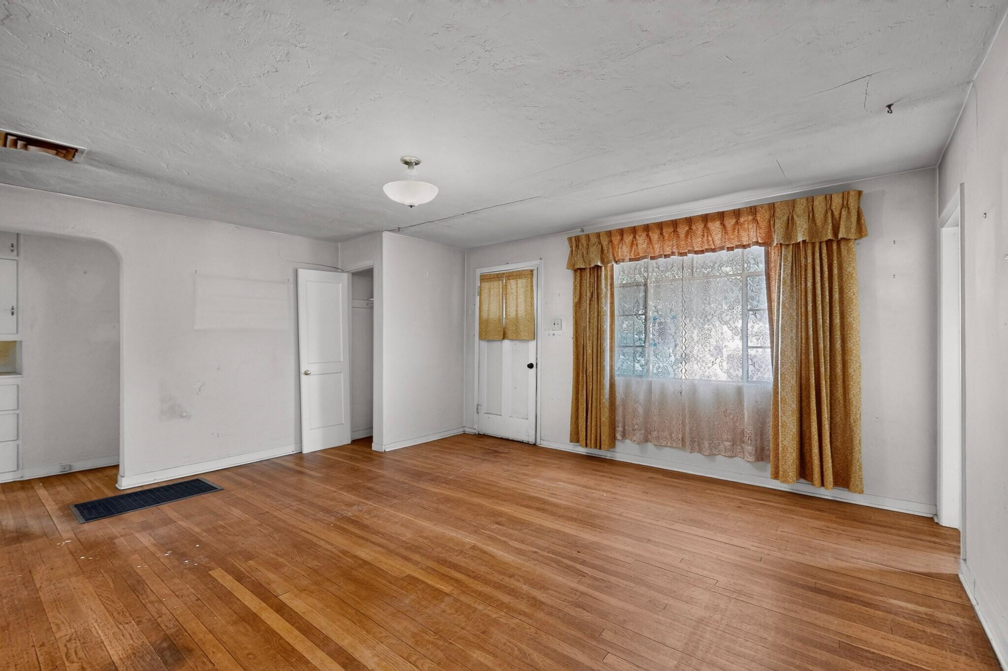 330 Cutler Avenue NE