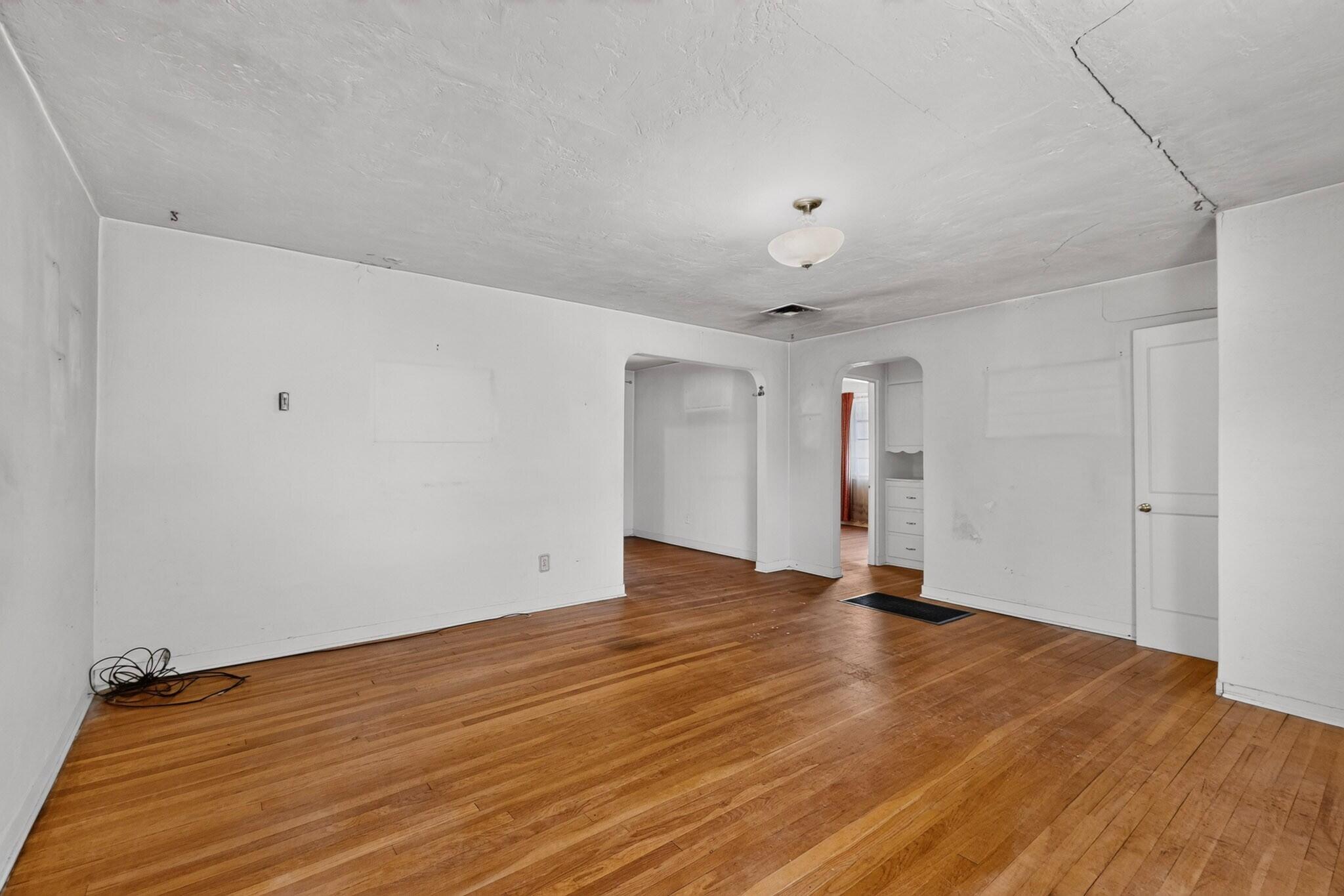 330 Cutler Avenue NE