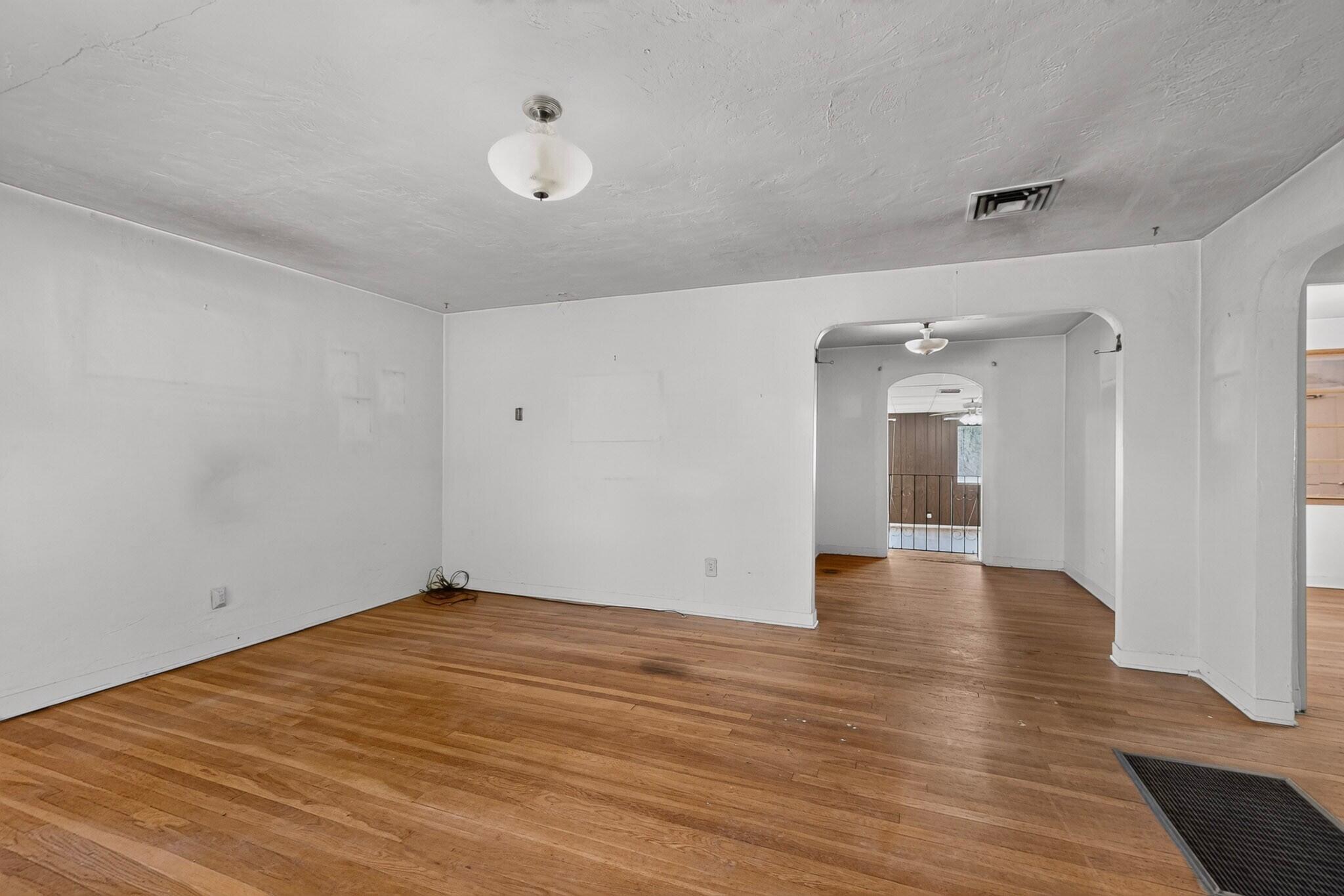 330 Cutler Avenue NE