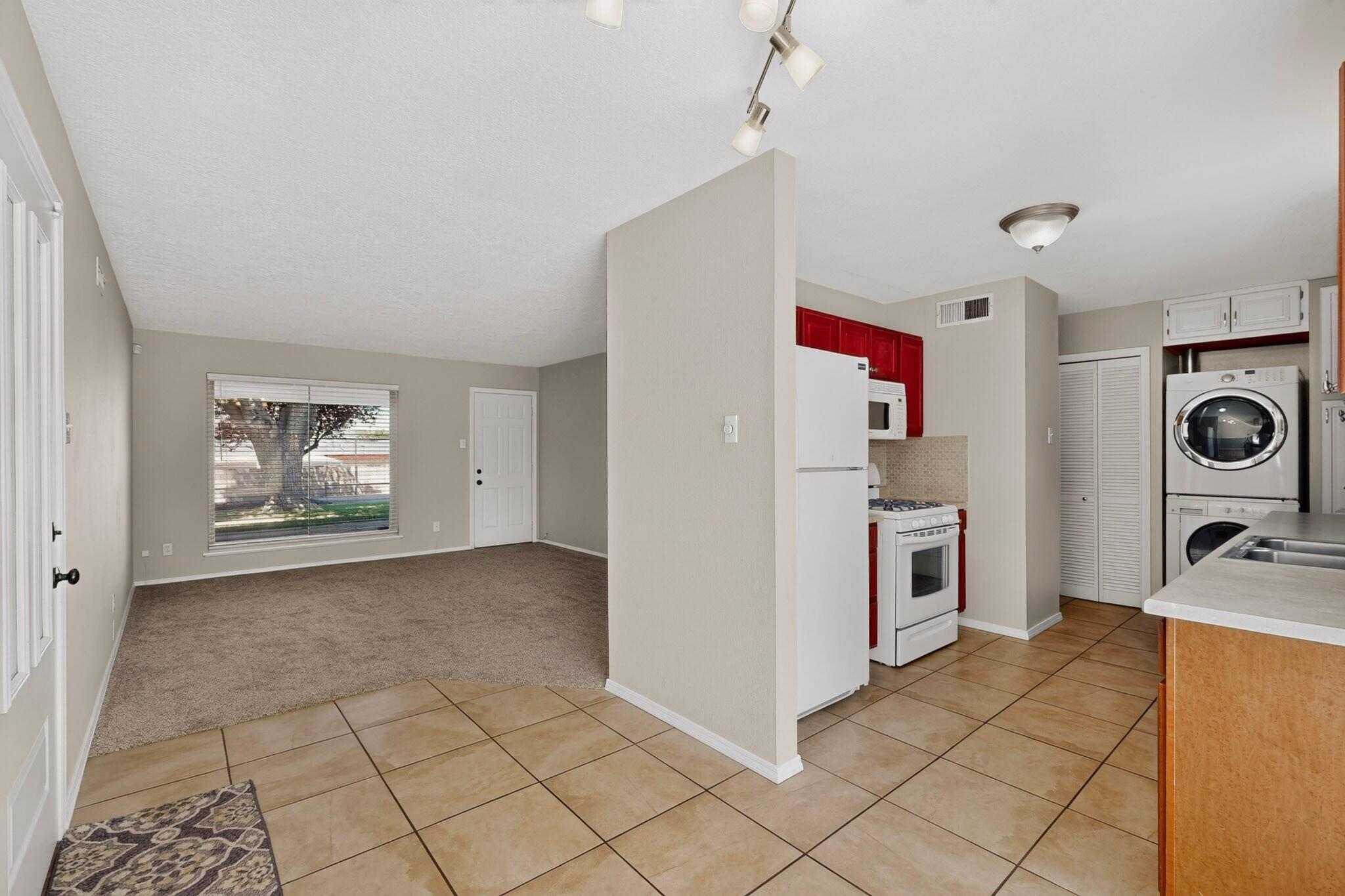 829 Shirley Street NE