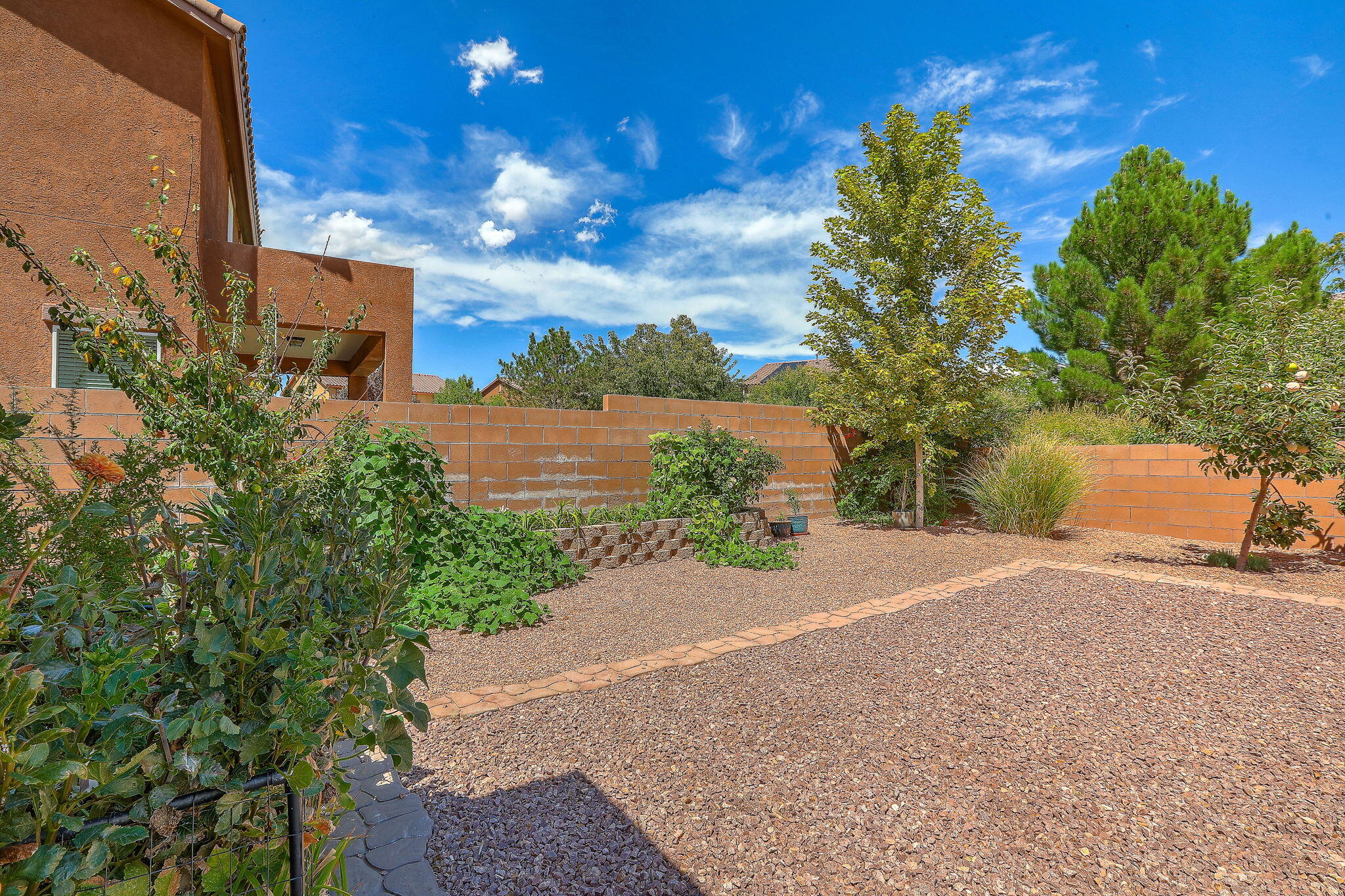39 Paseo Vista Loop NE