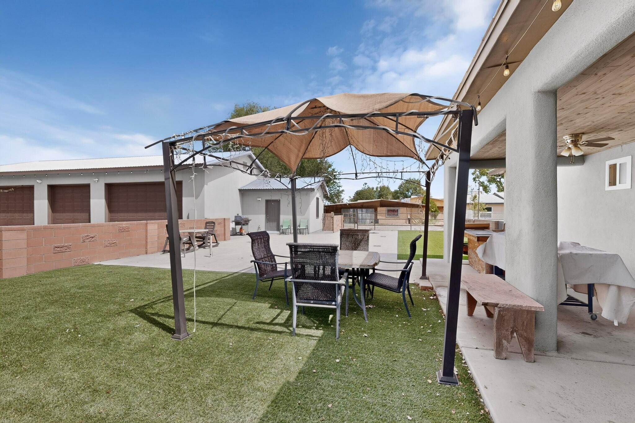 6015 Hubbell Circle SW