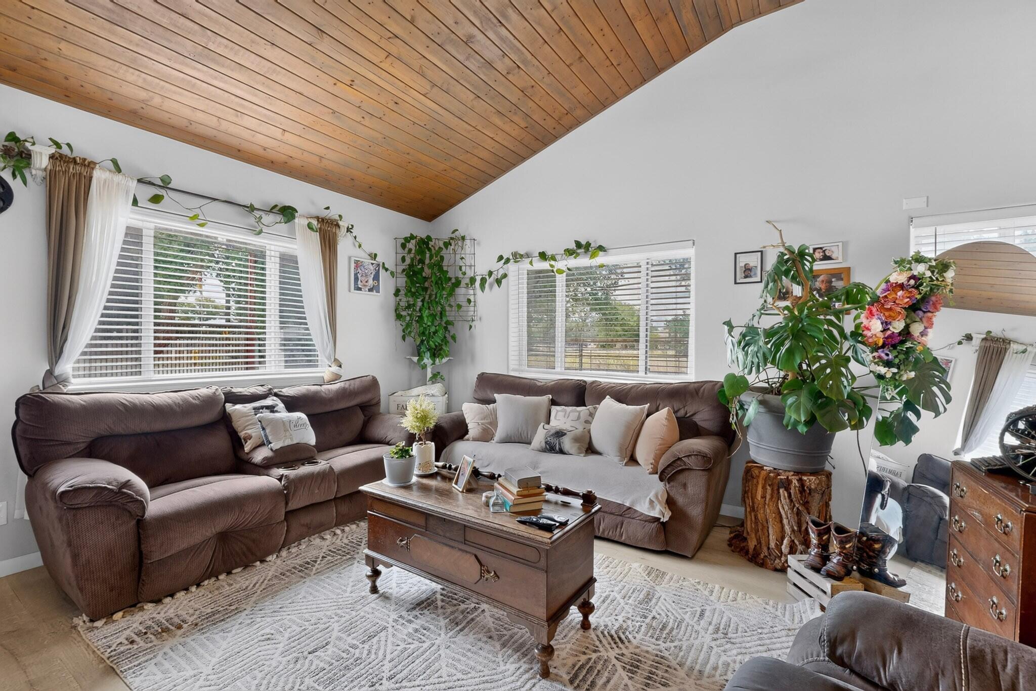 6015 Hubbell Circle SW