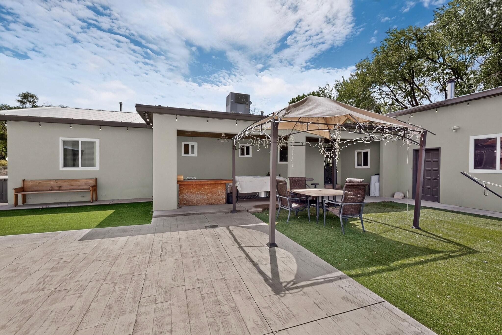 6015 Hubbell Circle SW