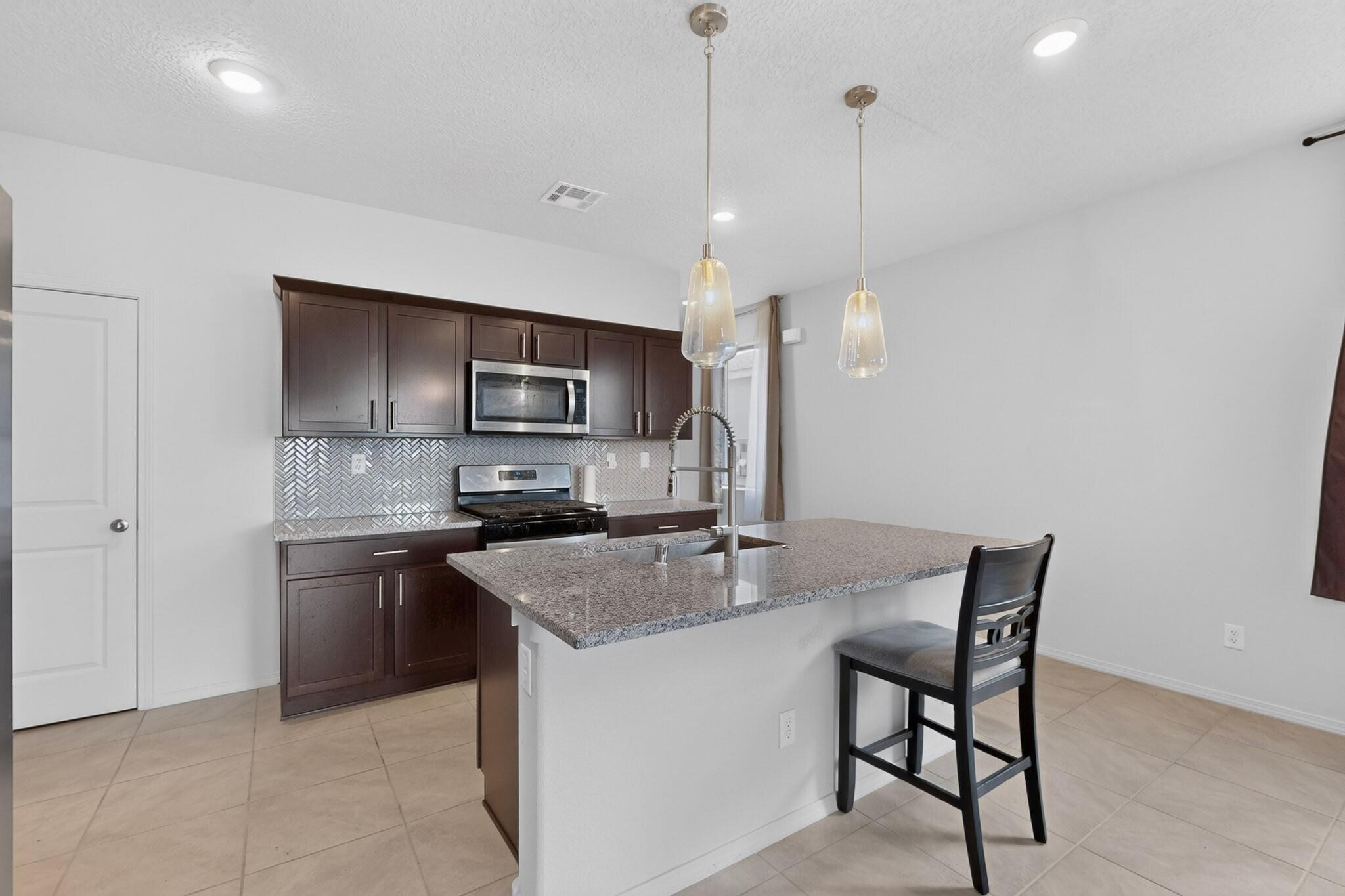 2449 Balcomie Road NE