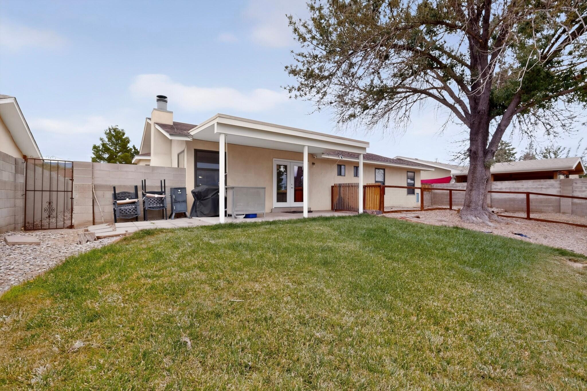 7401 Mayflower Road NE