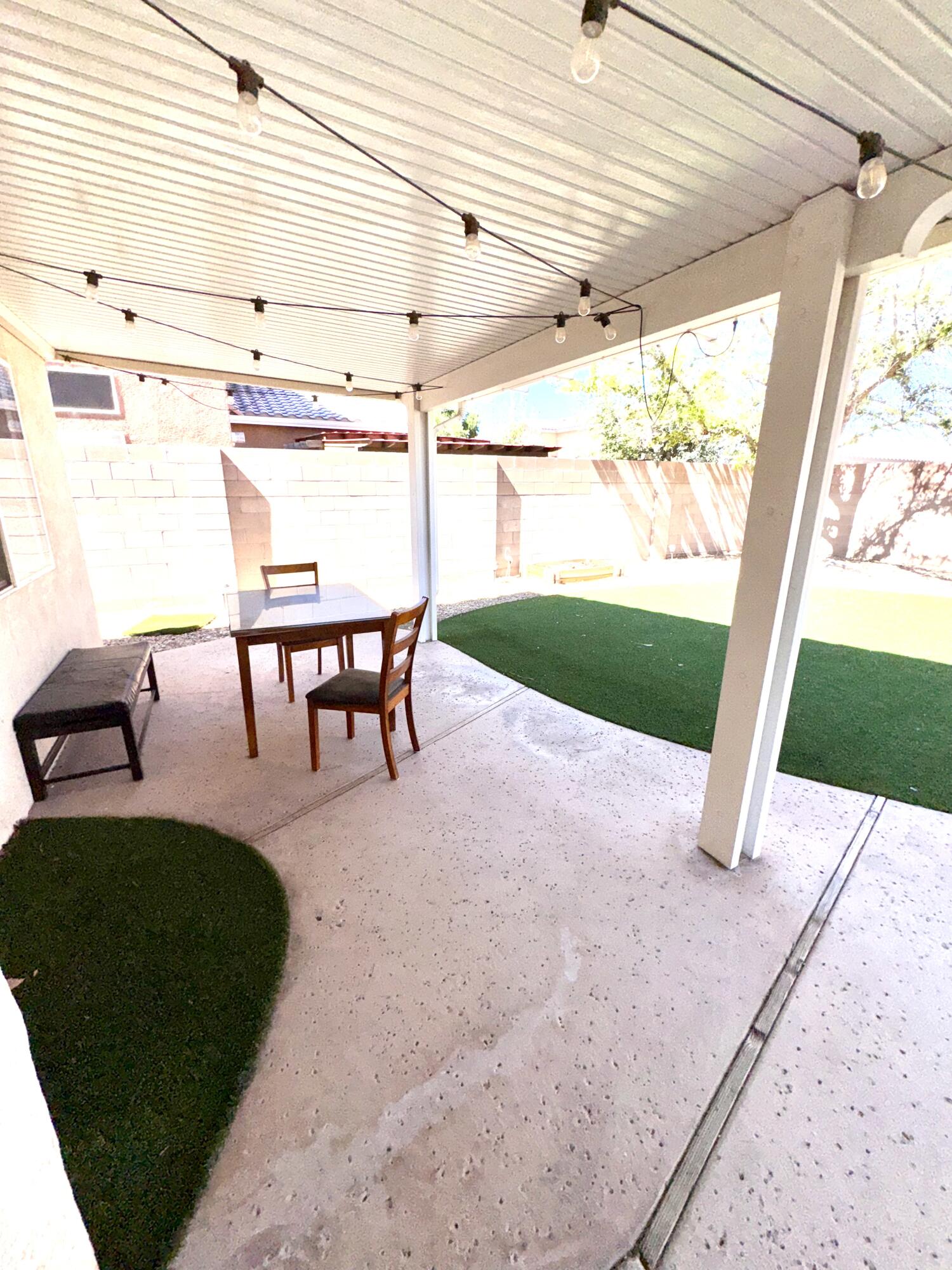 7039 Casa Elena Drive NE