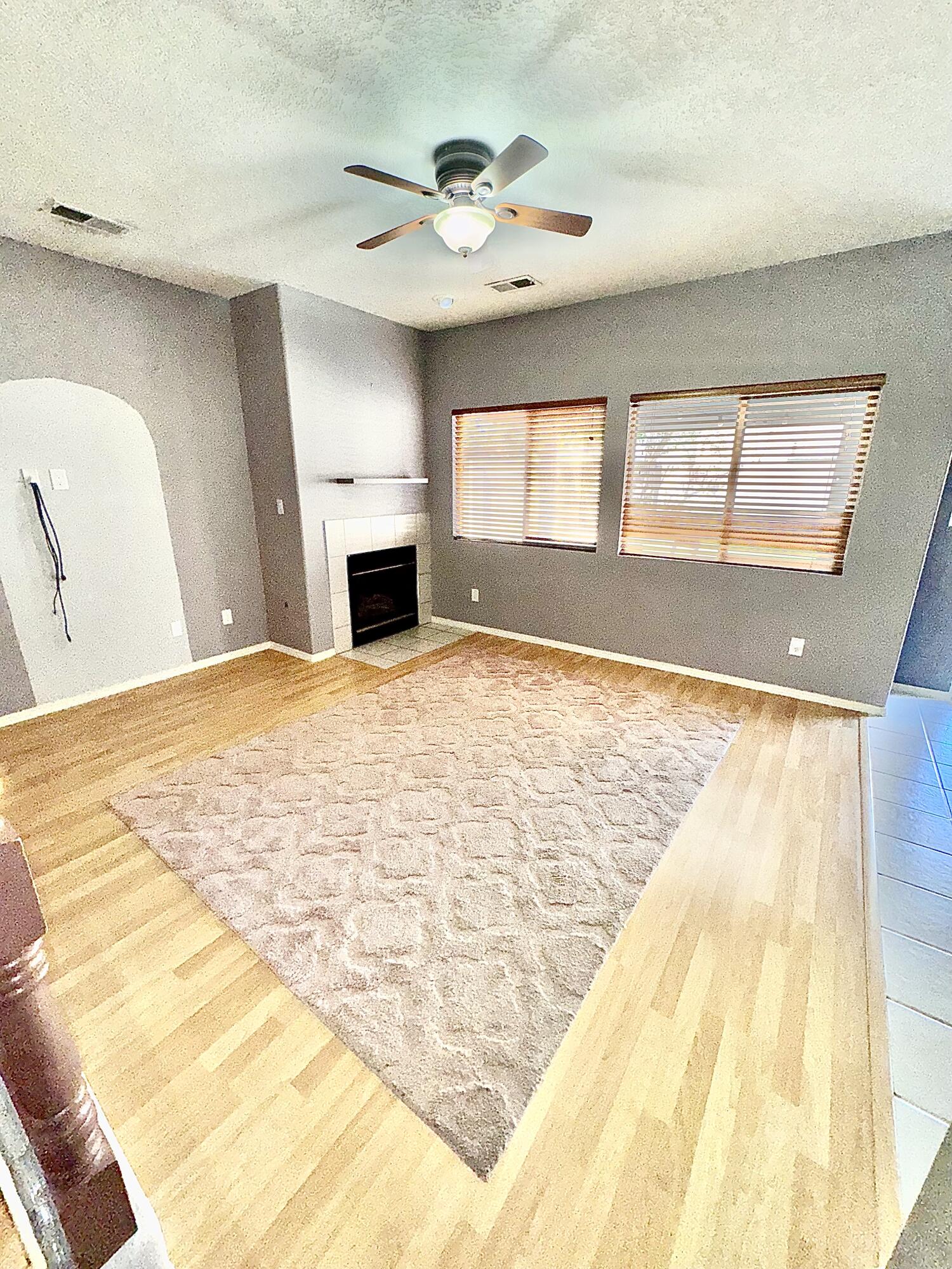 7039 Casa Elena Drive NE