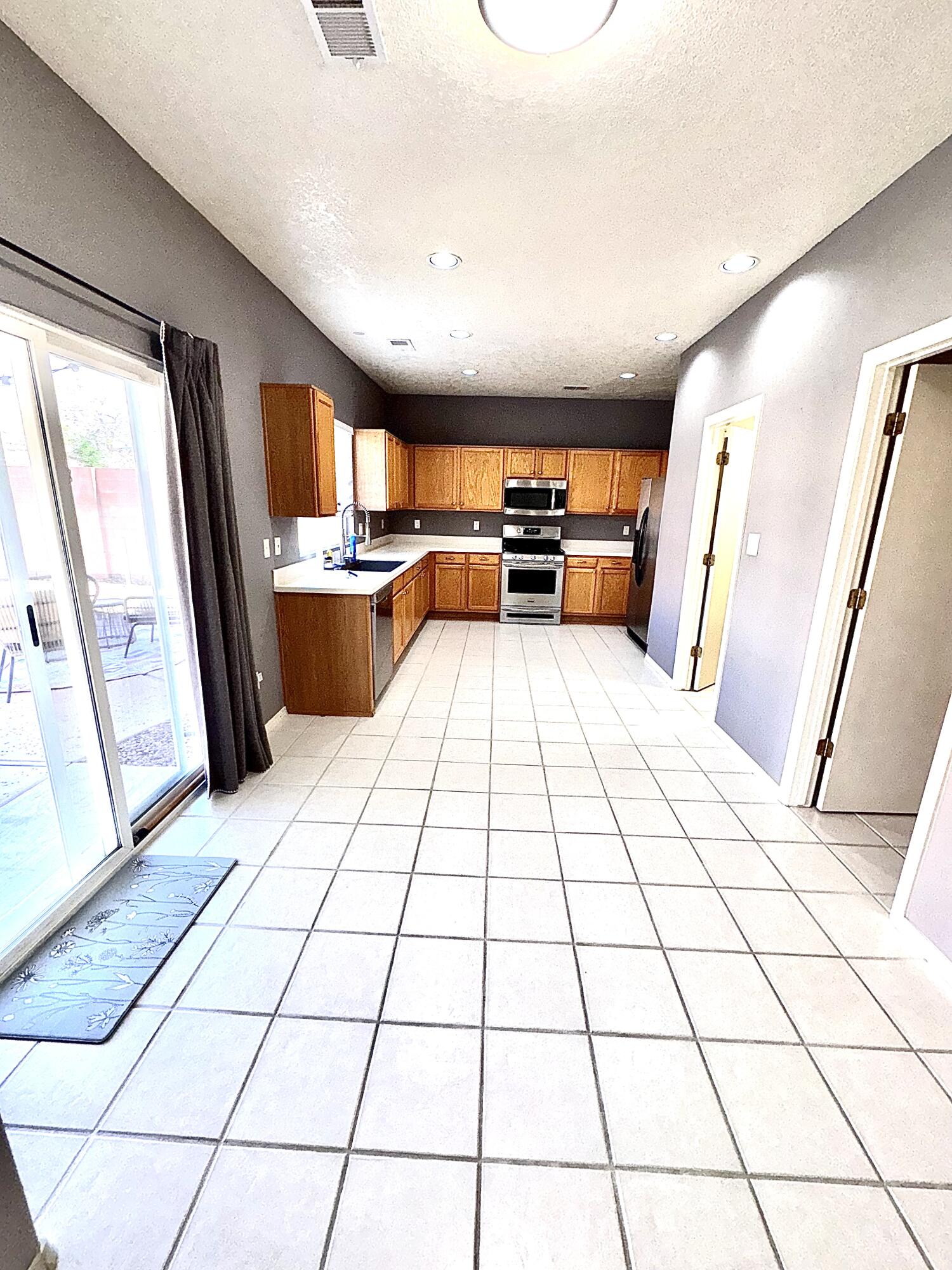 7039 Casa Elena Drive NE