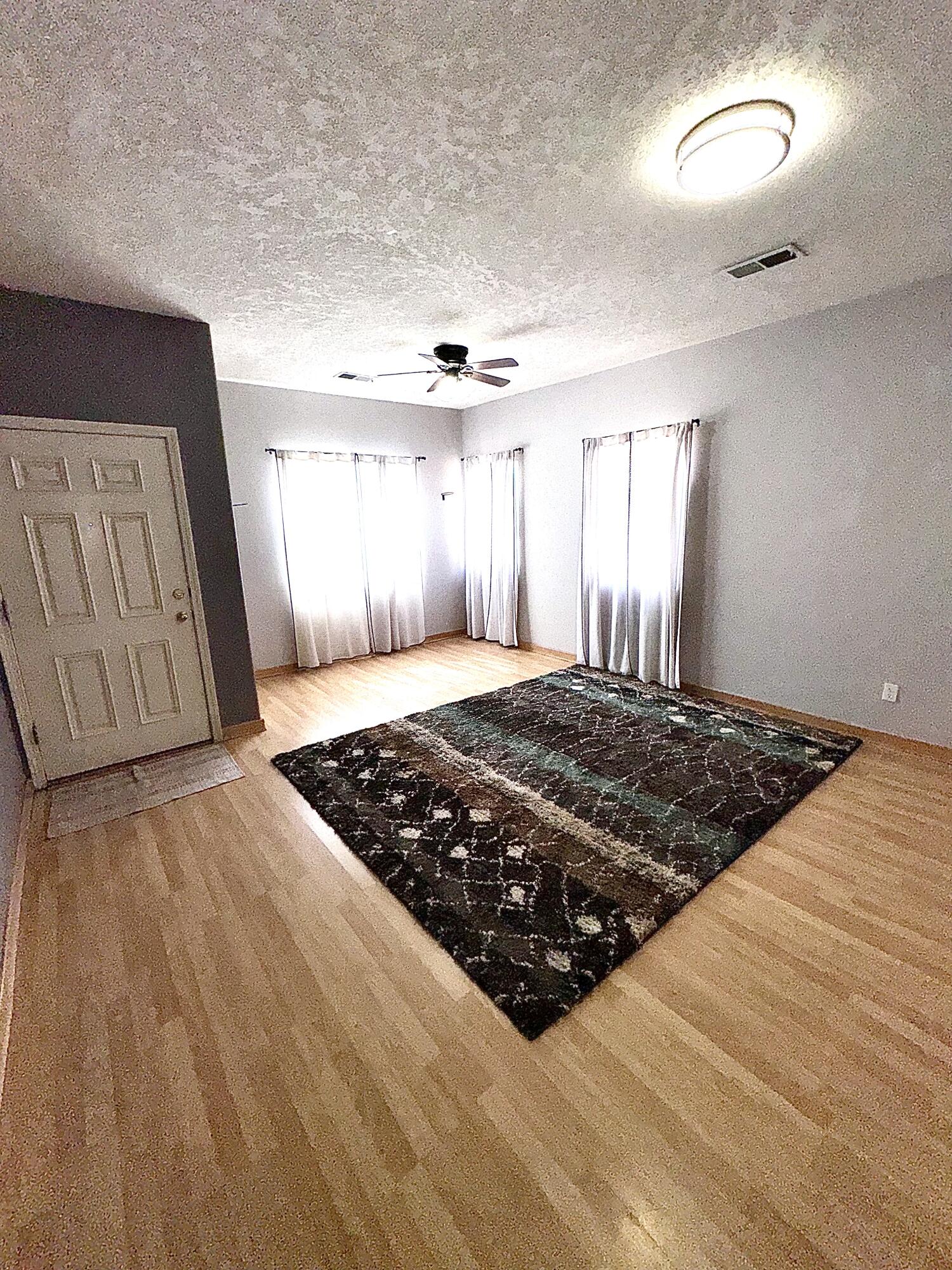 7039 Casa Elena Drive NE