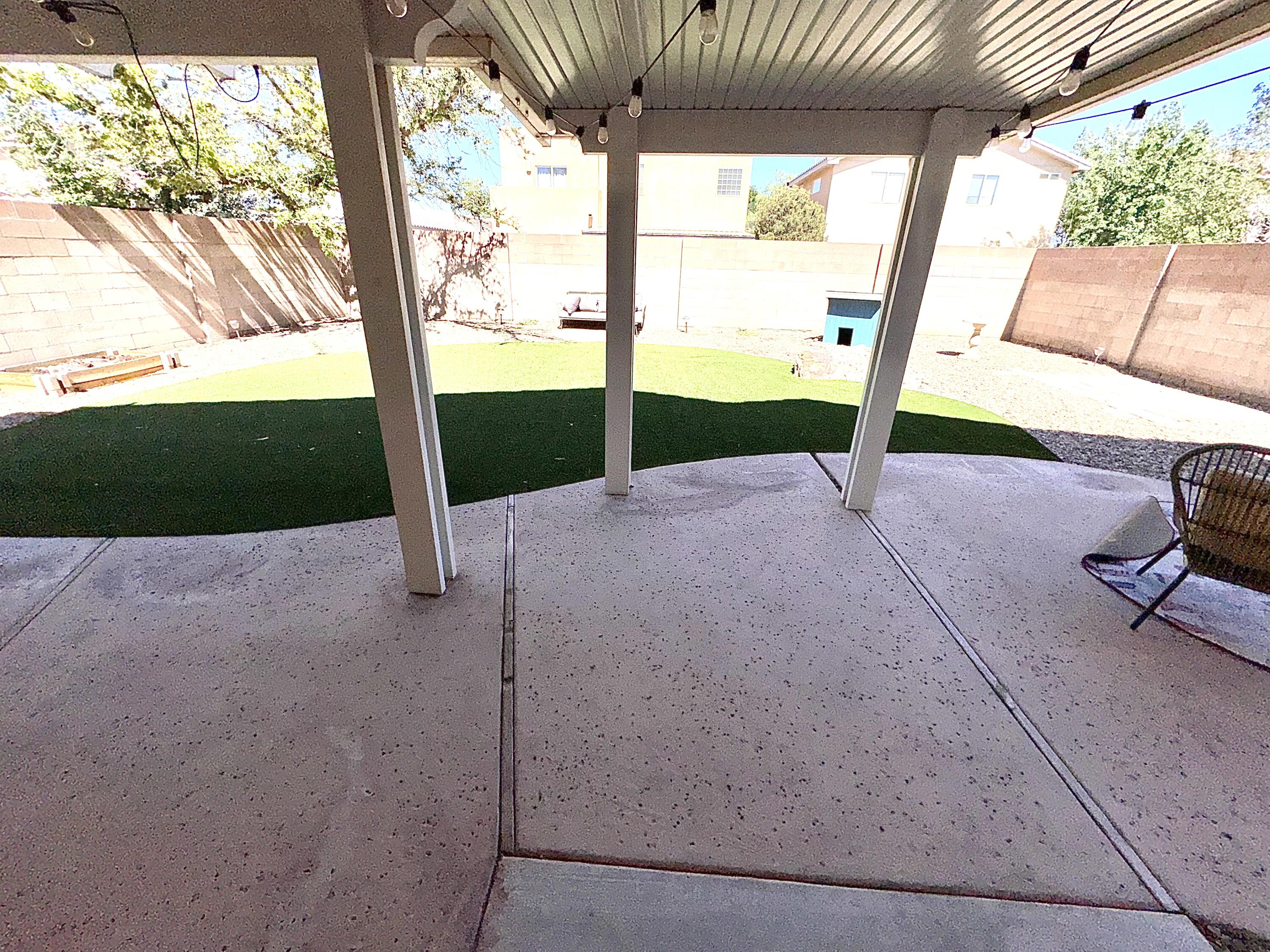 7039 Casa Elena Drive NE