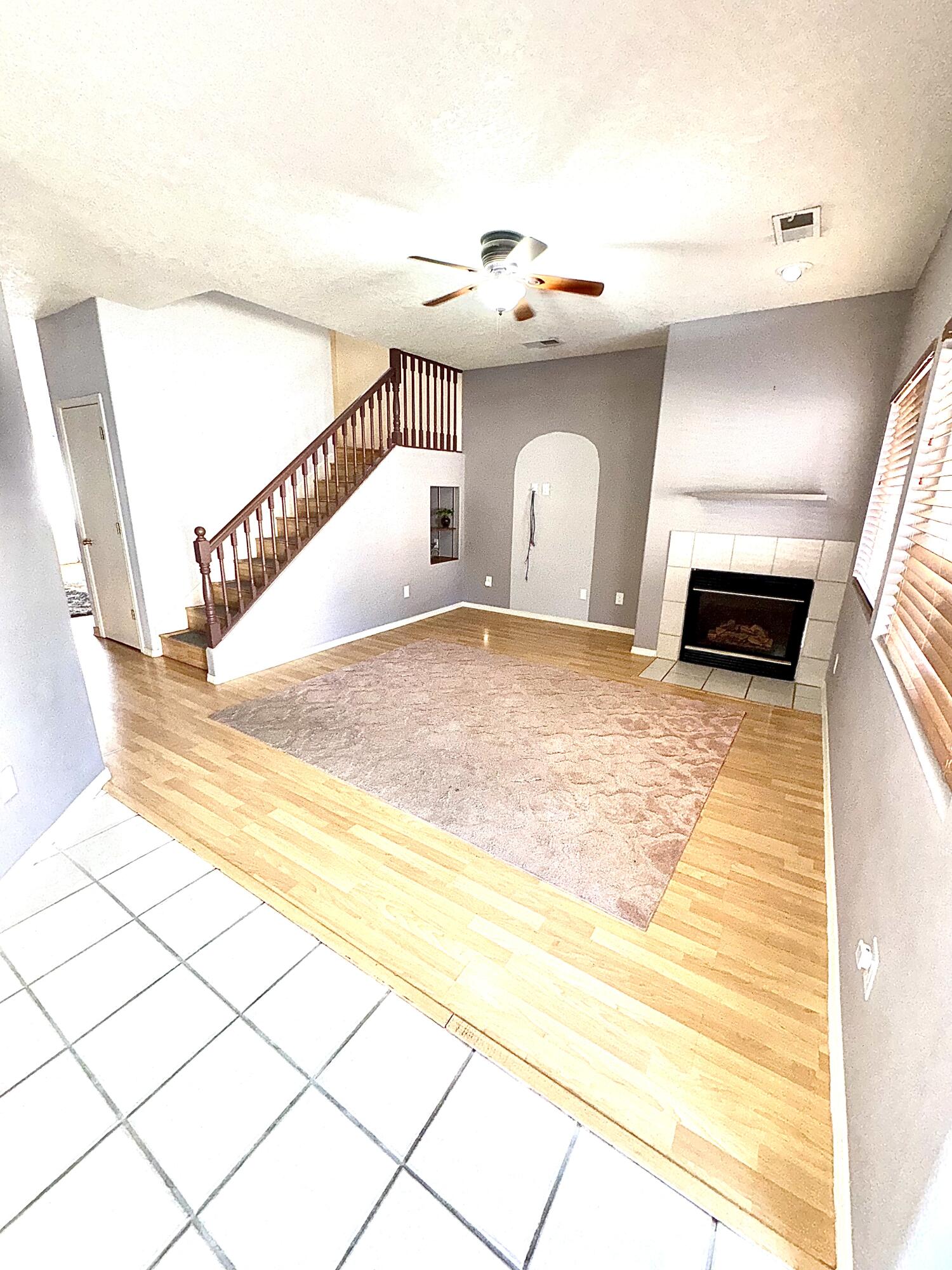 7039 Casa Elena Drive NE