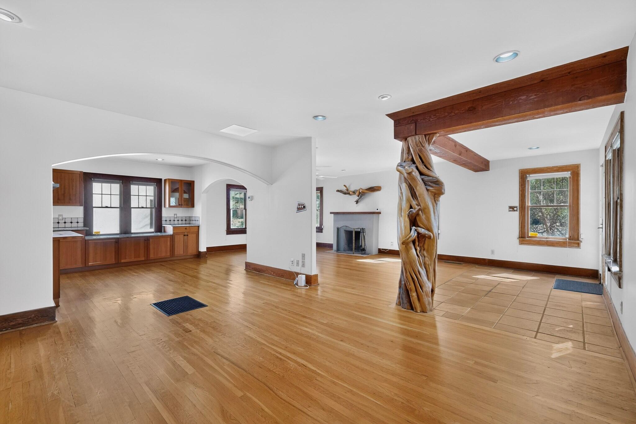 315 Solano Drive NE