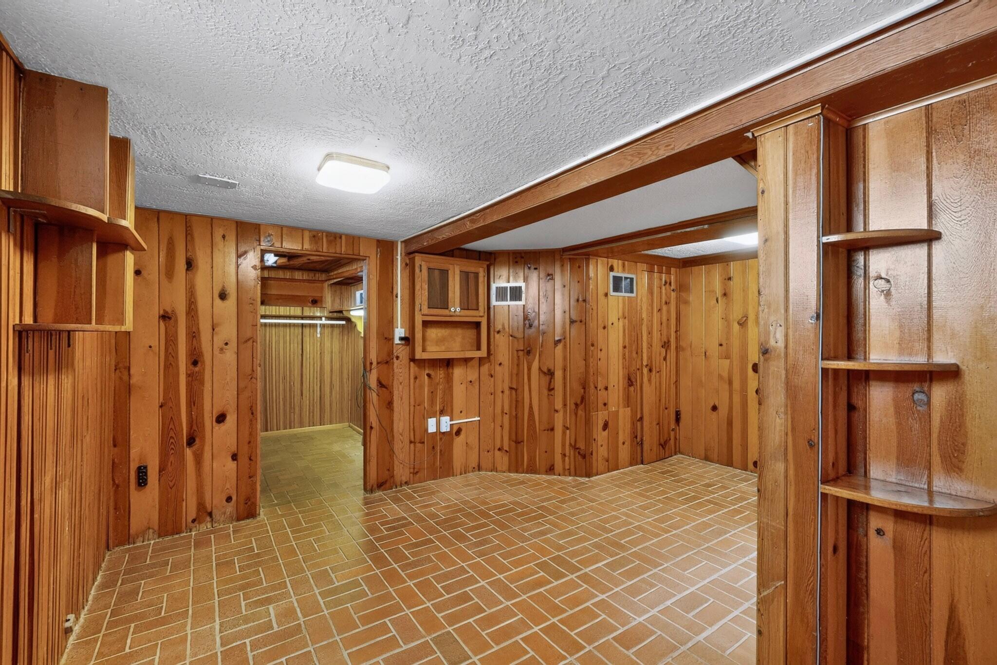 315 Solano Drive NE