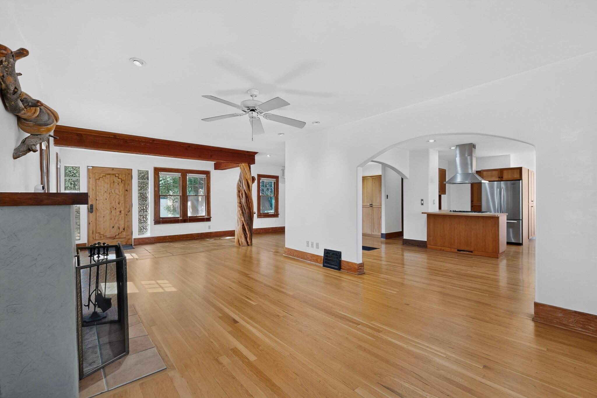 315 Solano Drive NE
