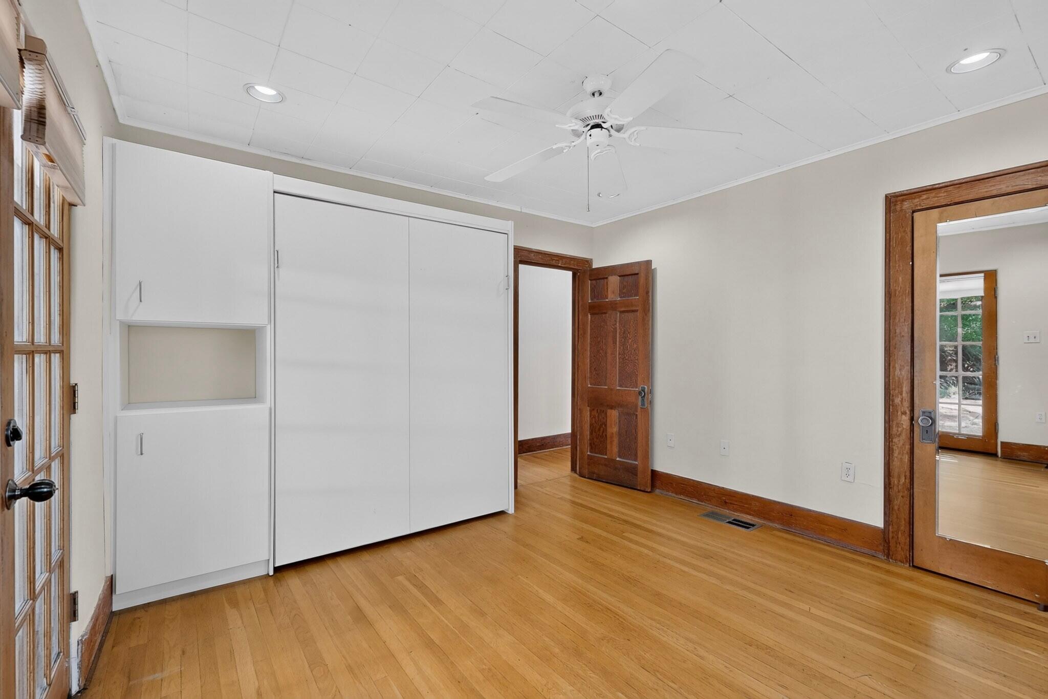 315 Solano Drive NE