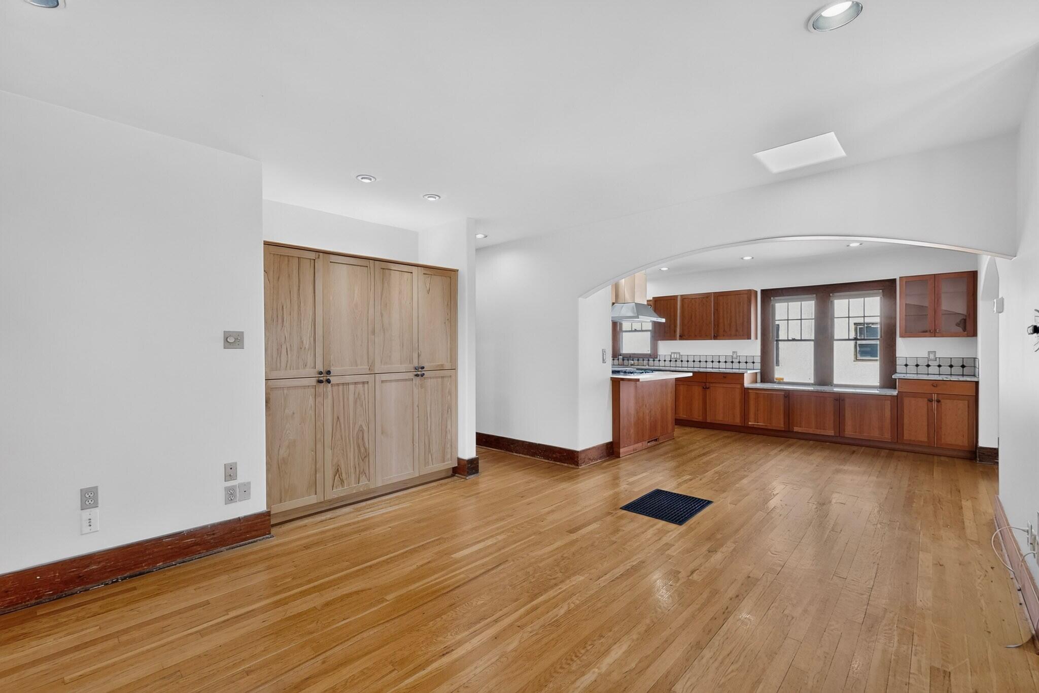 315 Solano Drive NE
