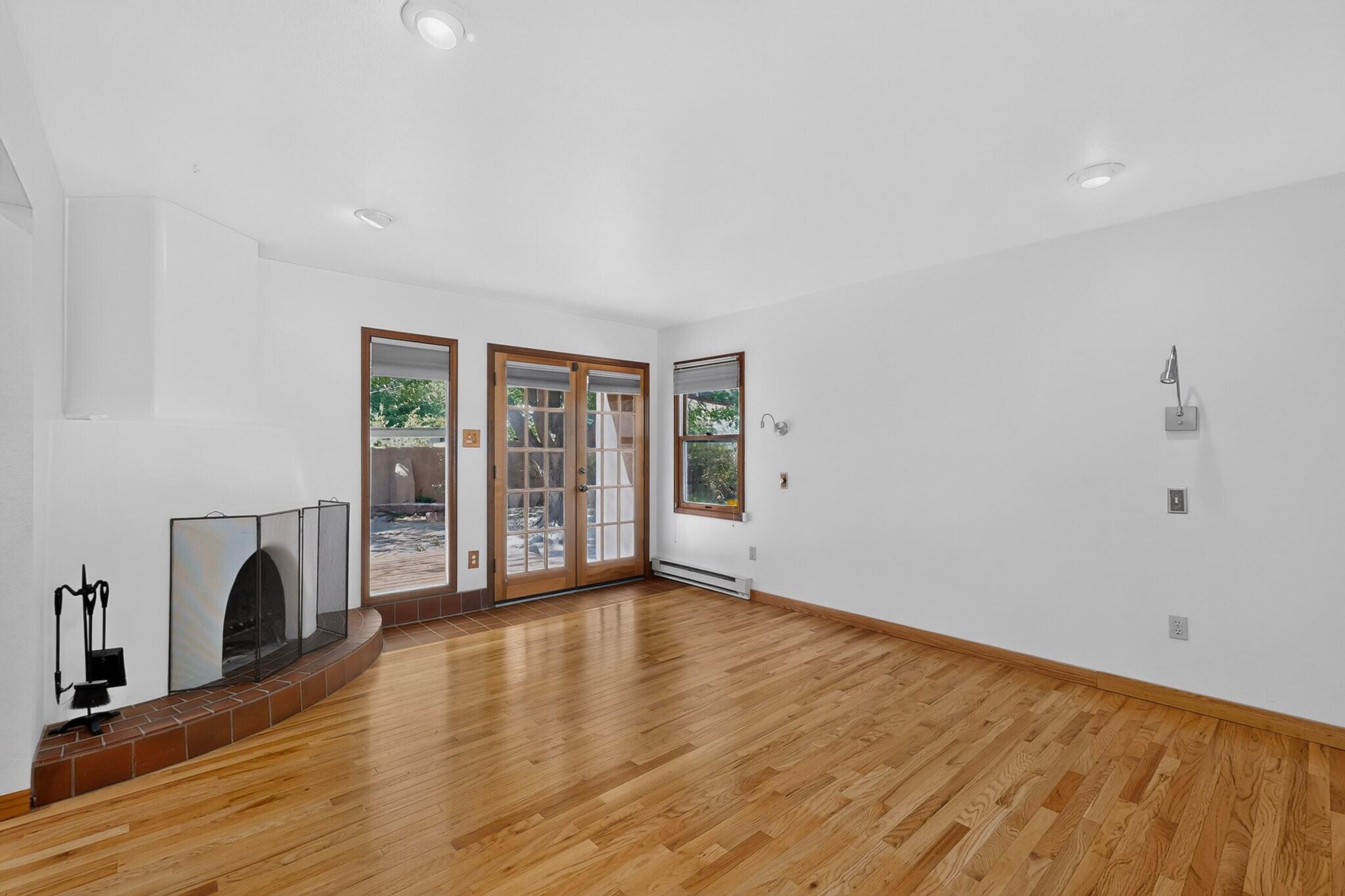 315 Solano Drive NE