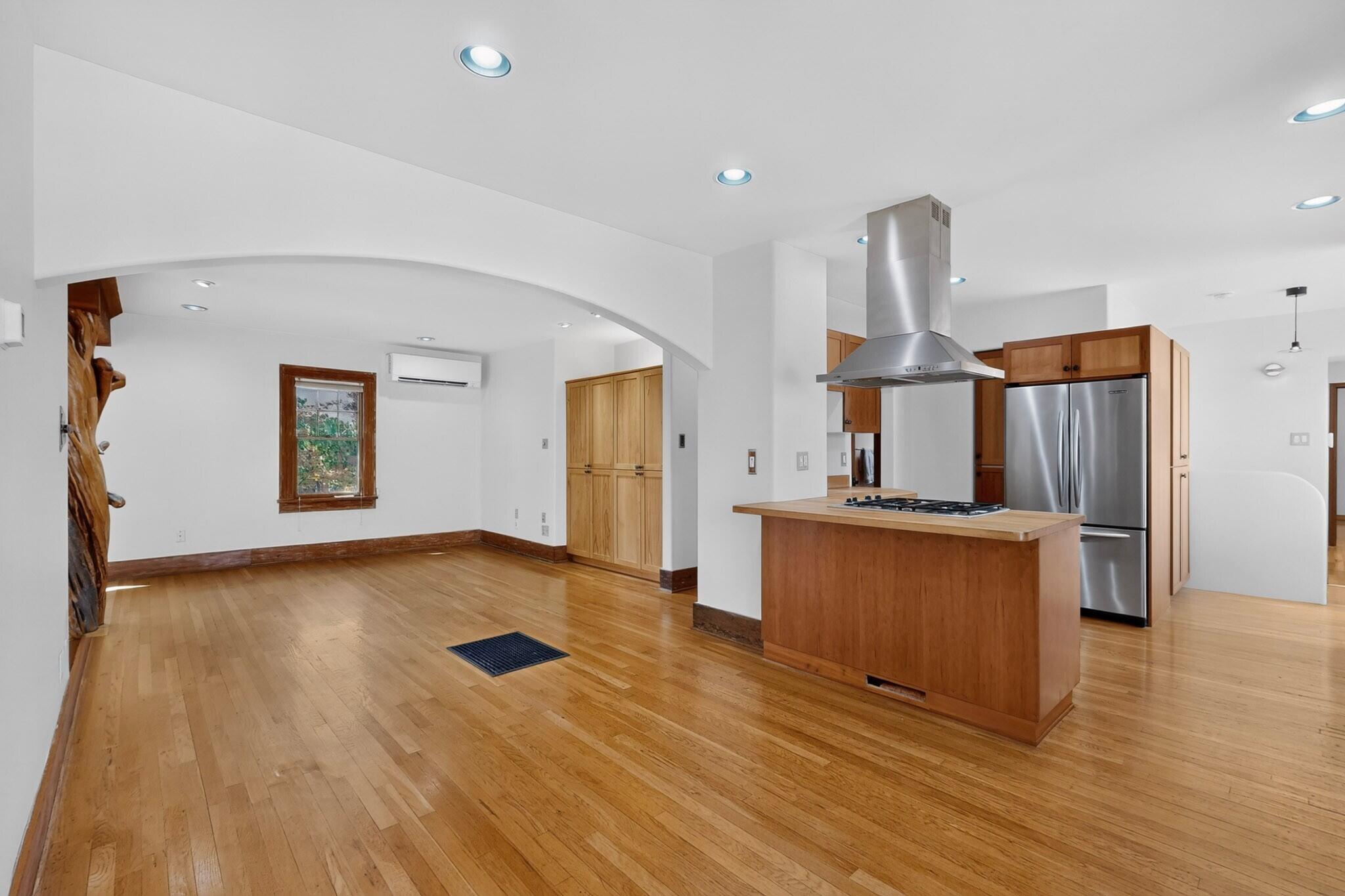 315 Solano Drive NE
