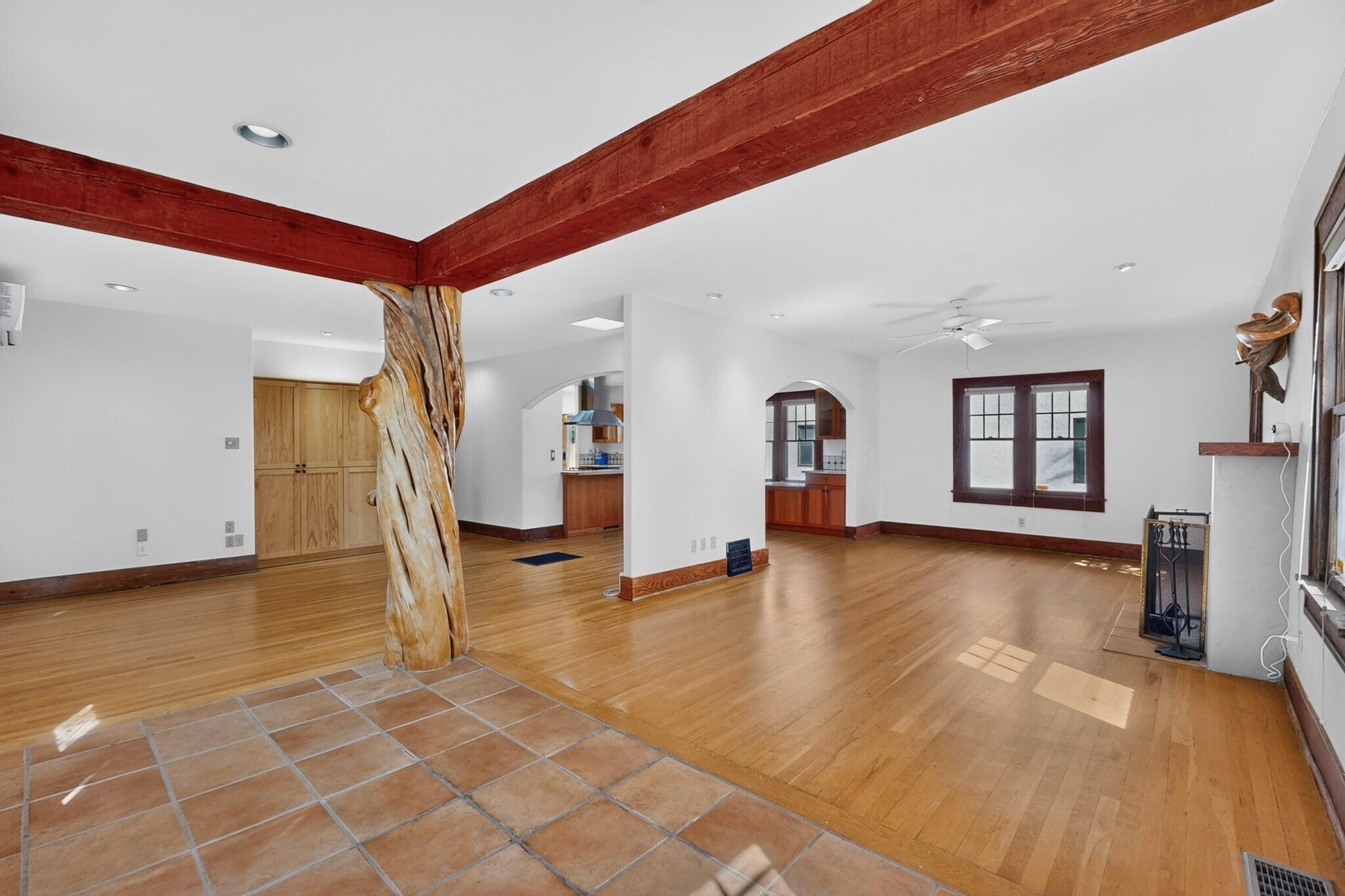 315 Solano Drive NE